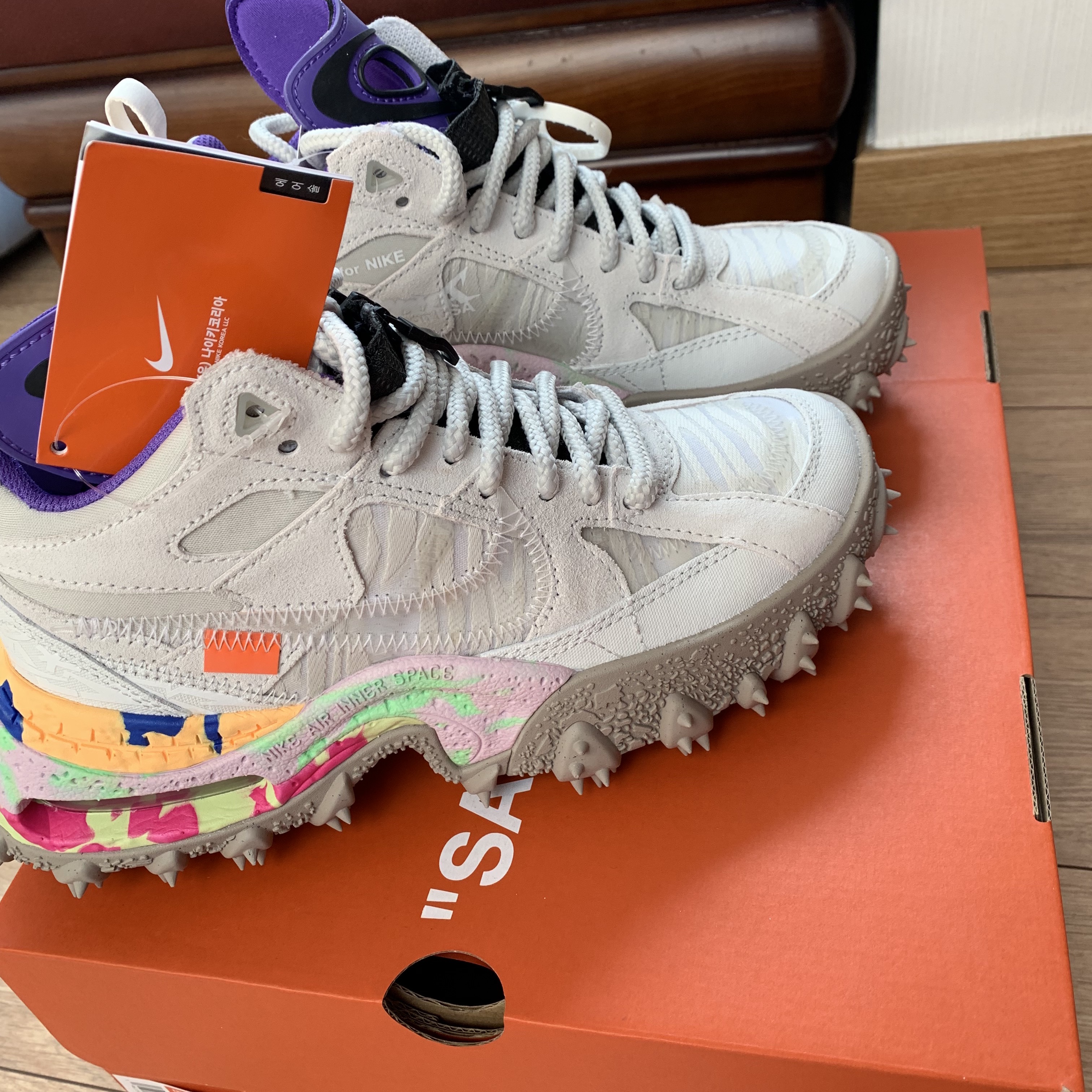 Nike x Off-White Terra Forma Summit White and Psychic Purple 착용 스타일 - 3