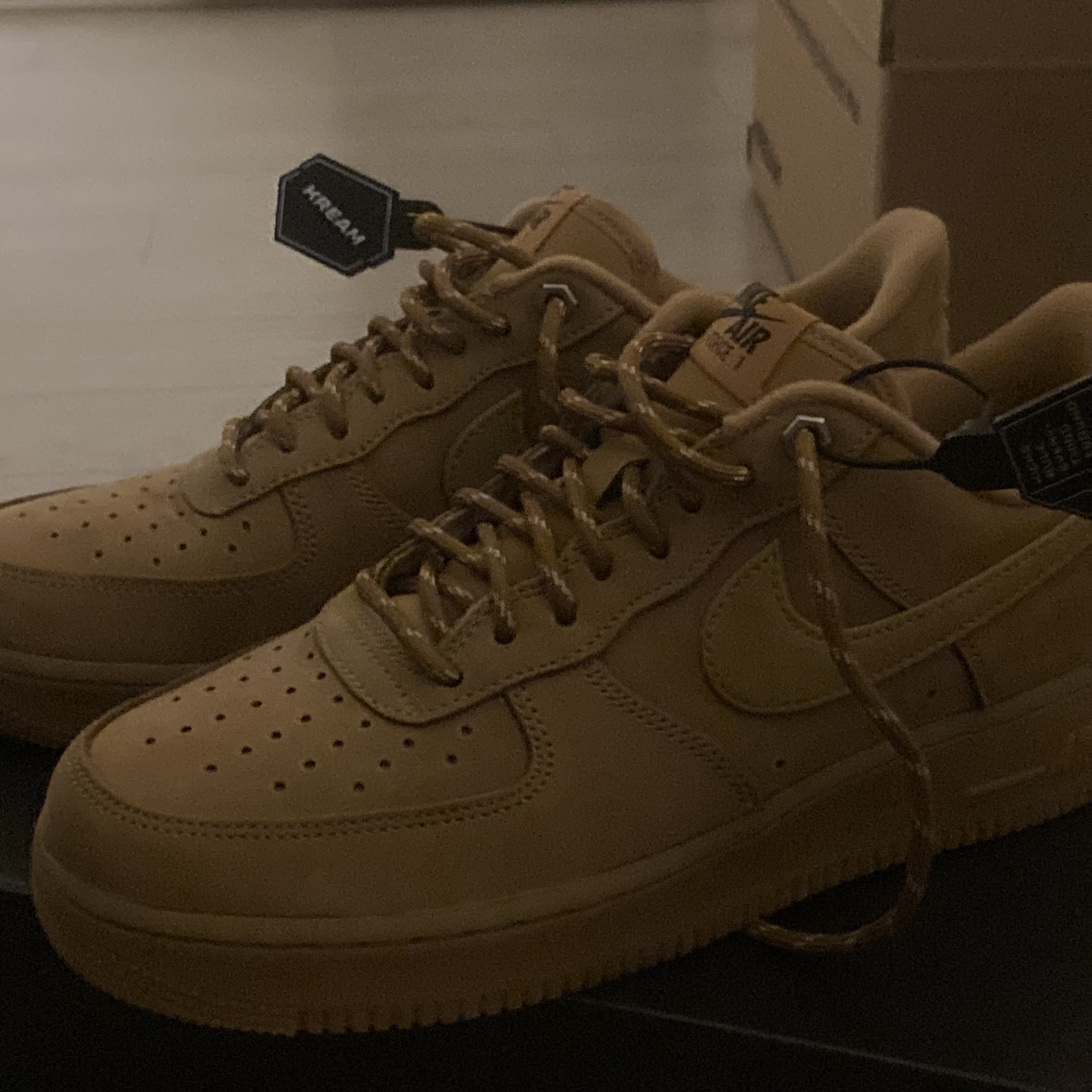 Nike Air Force 1 '07 WB Flax 착용 스타일