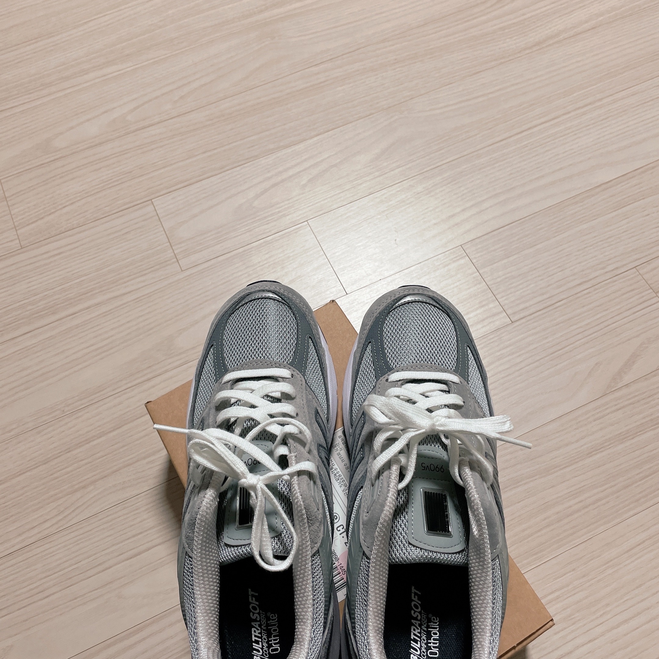 New Balance 990v5 Made in USA Grey - D Standard 착용 스타일 - 3