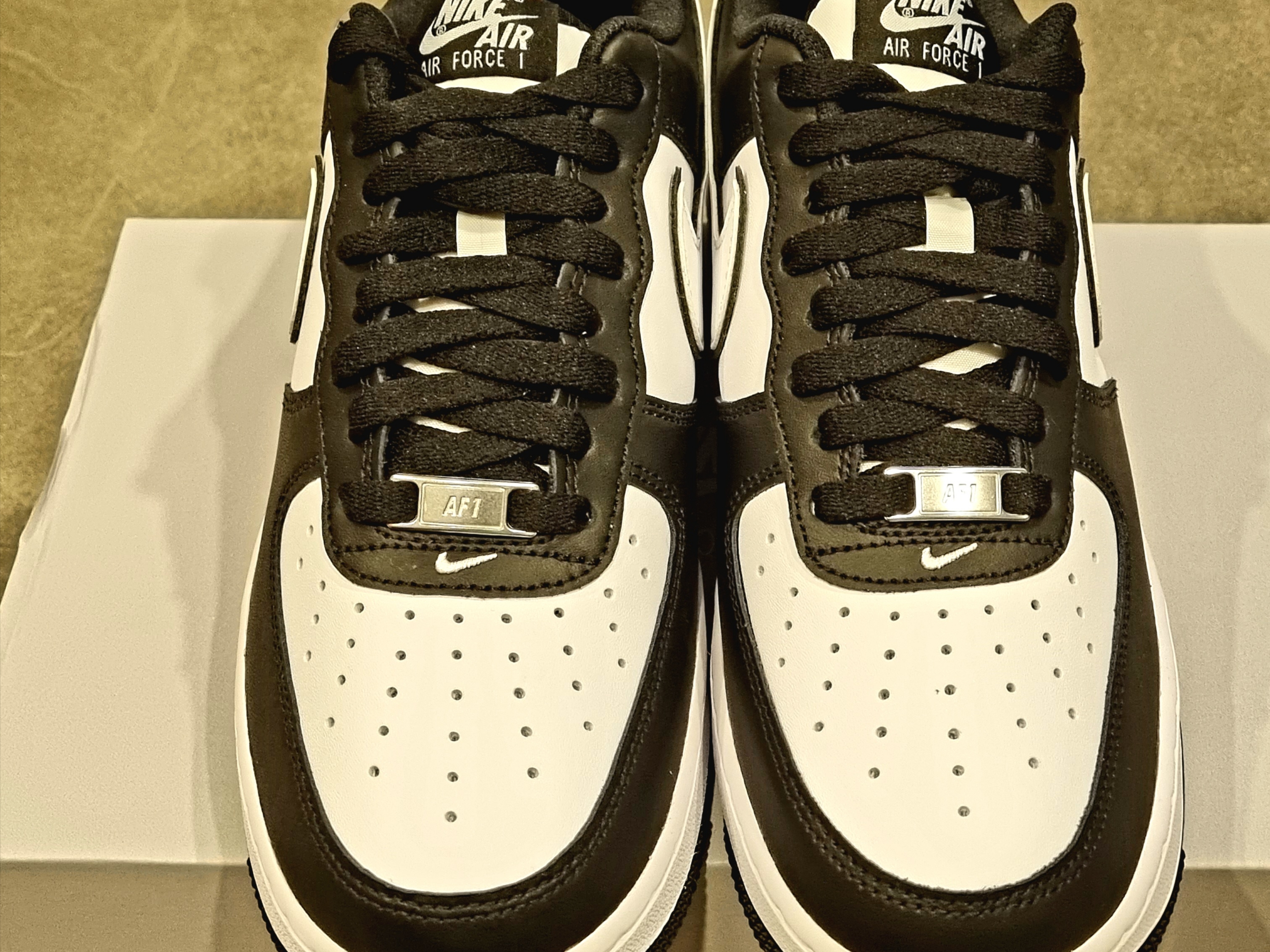 Nike Air Force 1 '07 Black White 착용 스타일 - 4