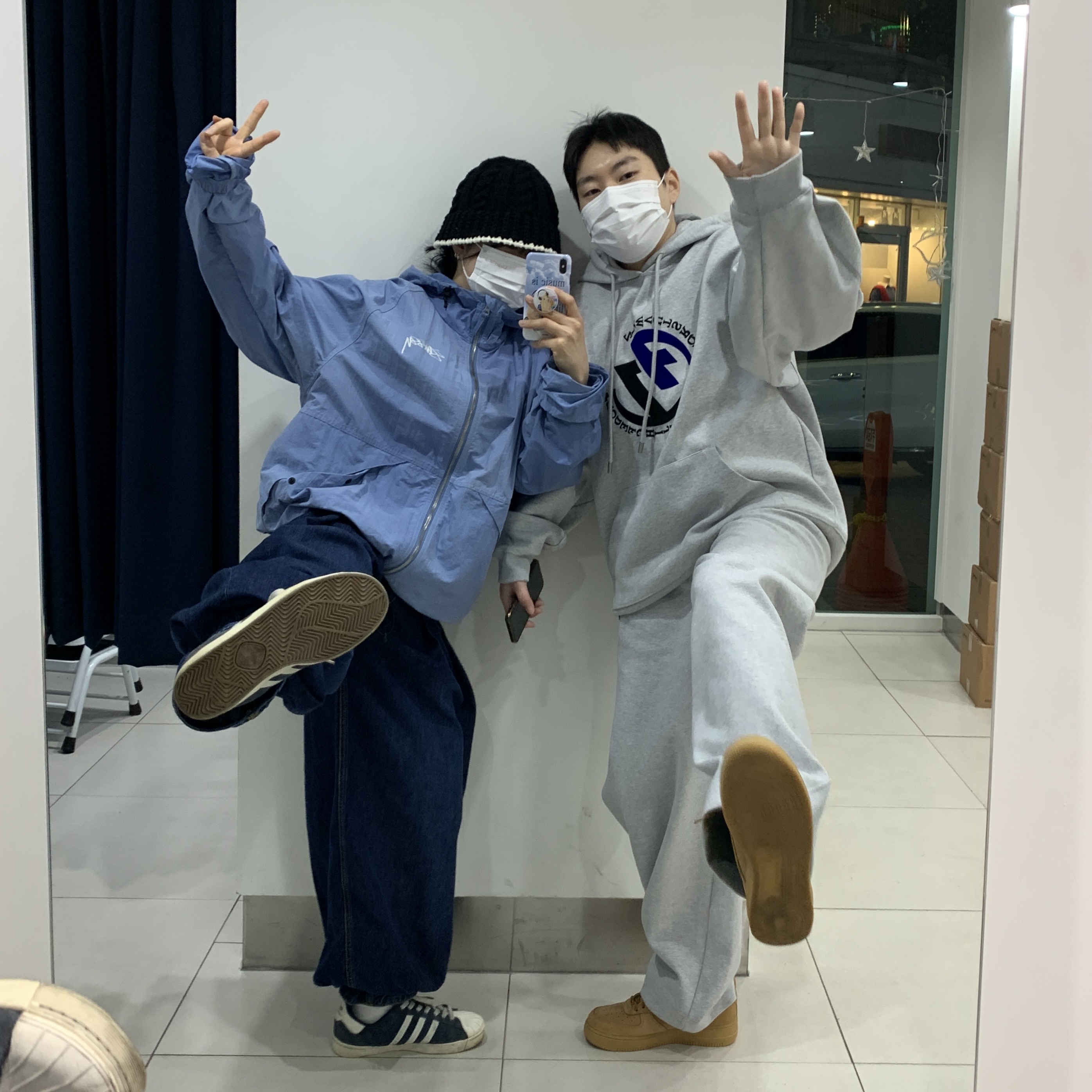 Stussy Wave Dye Beach Shell Jacket Laguna Blue, Zara x Ader Error Wide Leg Jeans Blue 착용 스타일 - 3