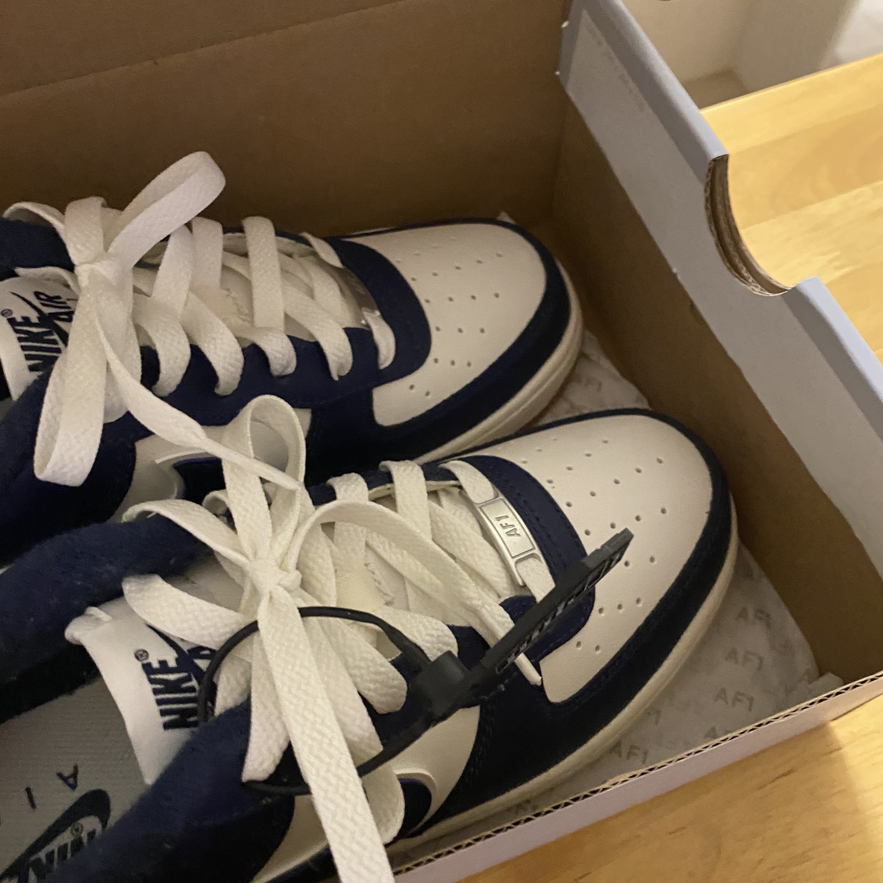 (GS) Nike Air Force 1 LV8 3 Midnight Navy 착용 스타일 - 1