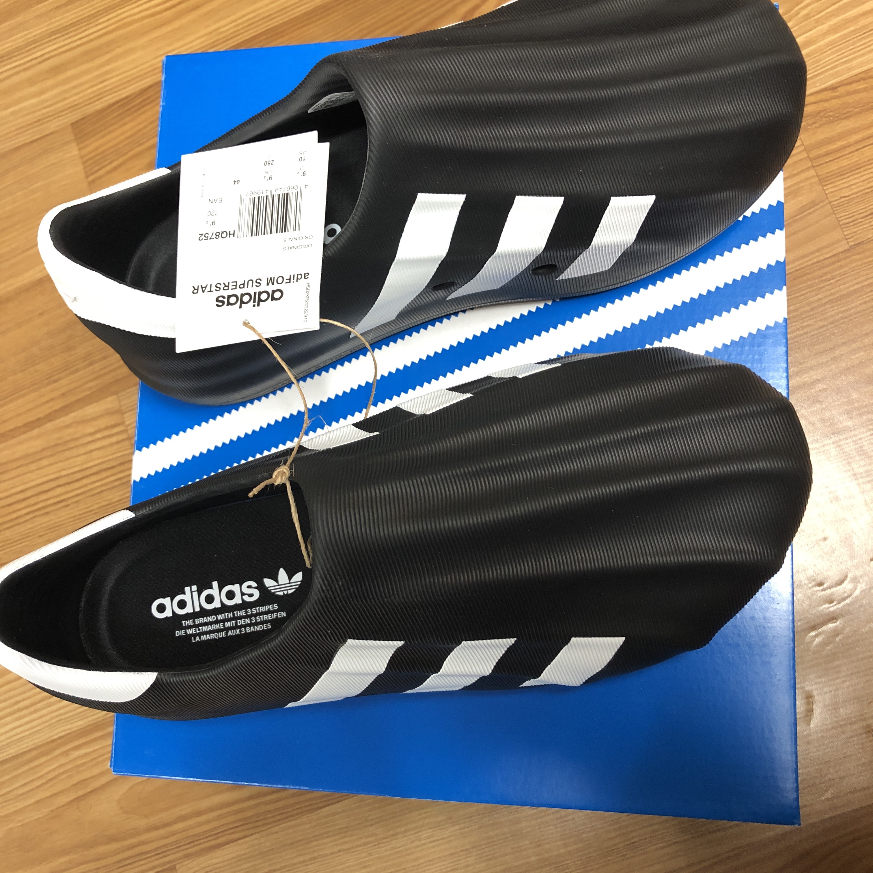 Adidas Adifom Superstar Core Black Cloud White 착용 스타일 - 1