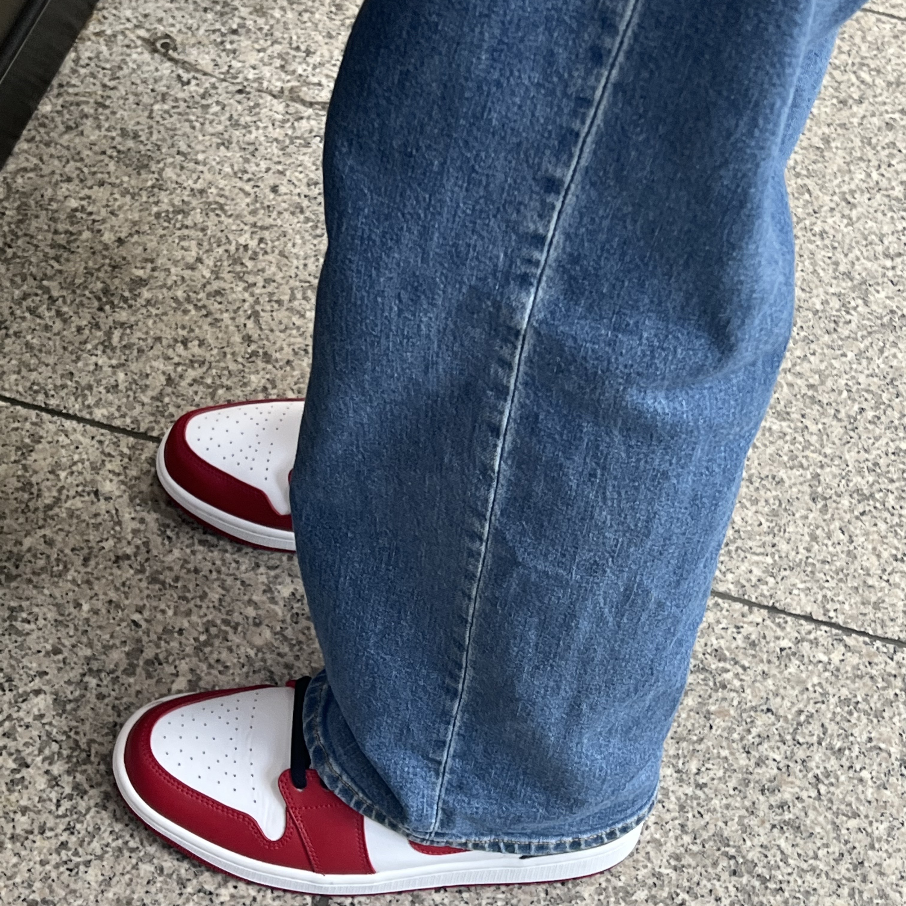 Jordan 1 Low White Gym Red Black 착용 스타일