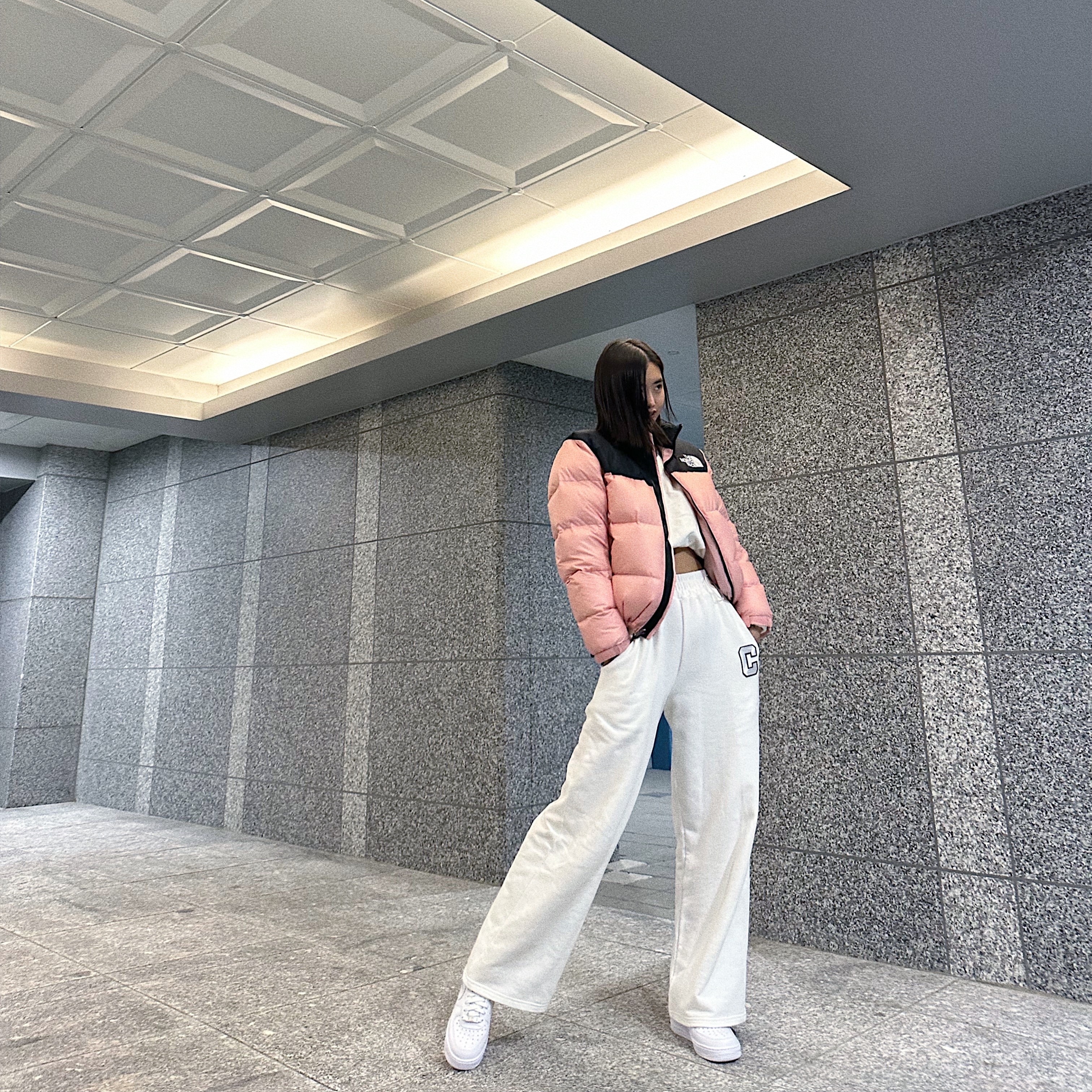 (W) The North Face 1996 Eco Nuptse Jacket Dusty Rose, Nike Air Force 1 '07 Low White 착용 스타일 - 2