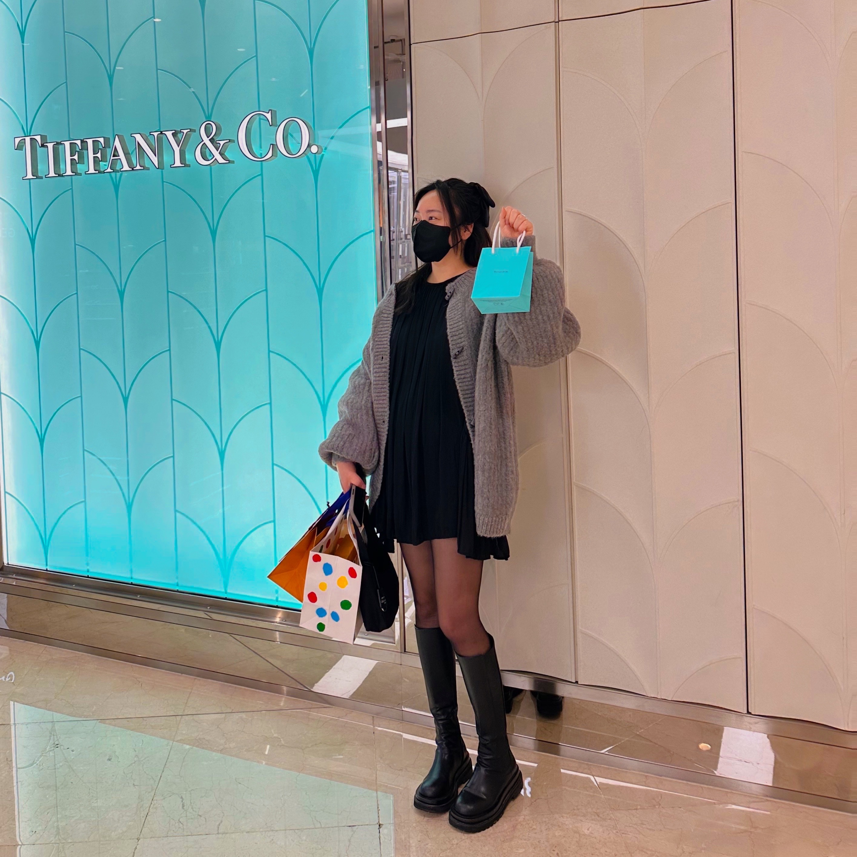 Prada Re-Edition 2005 Re-Nylon Mini Hobo Bag Black, Tiffany & Co. Elsa Peretti Open Heart Pendant Extra Mini Silver Rose Gold 착용 스타일