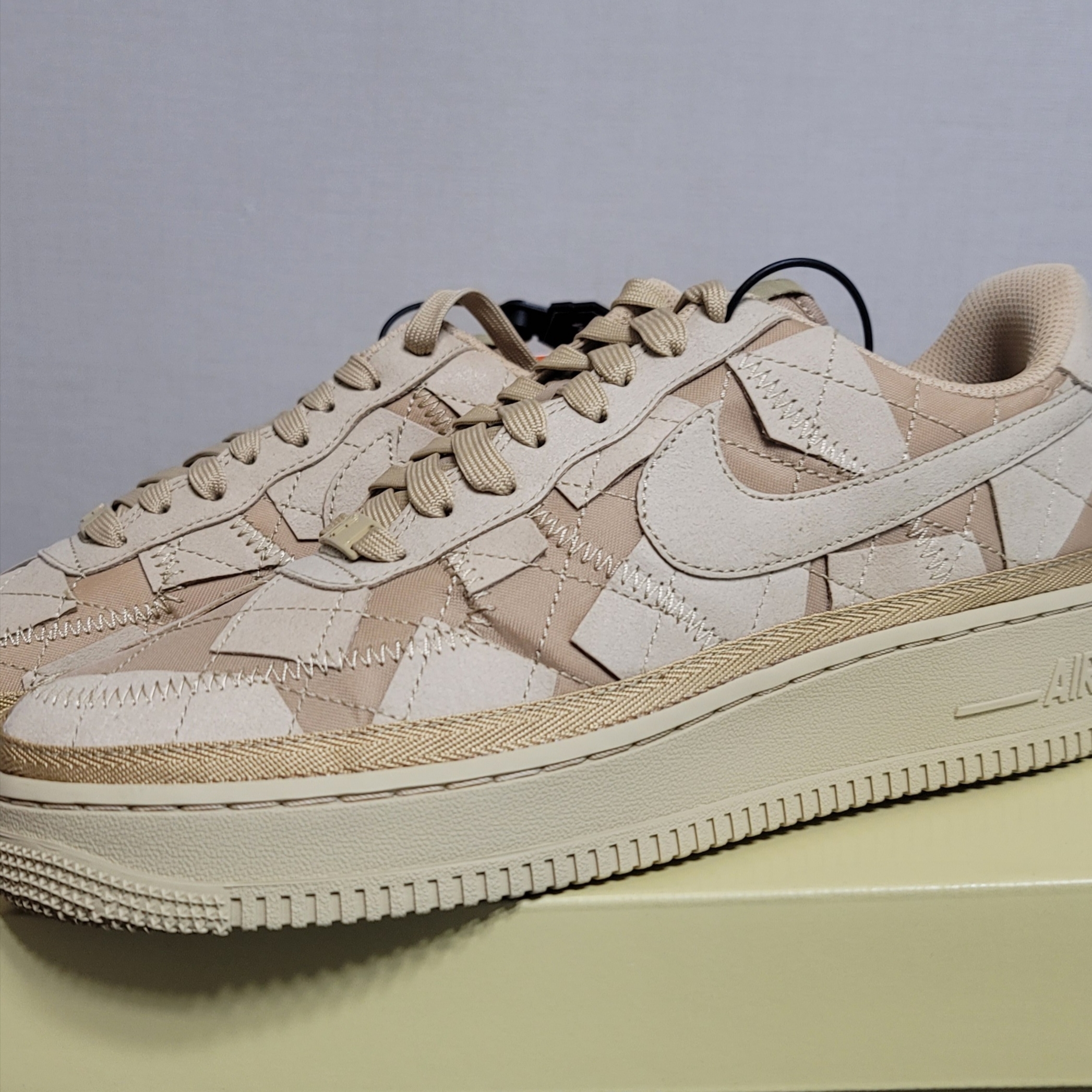 Nike x Billie Eilish Air Force 1 Low '07 SP Mushroom 착용 스타일