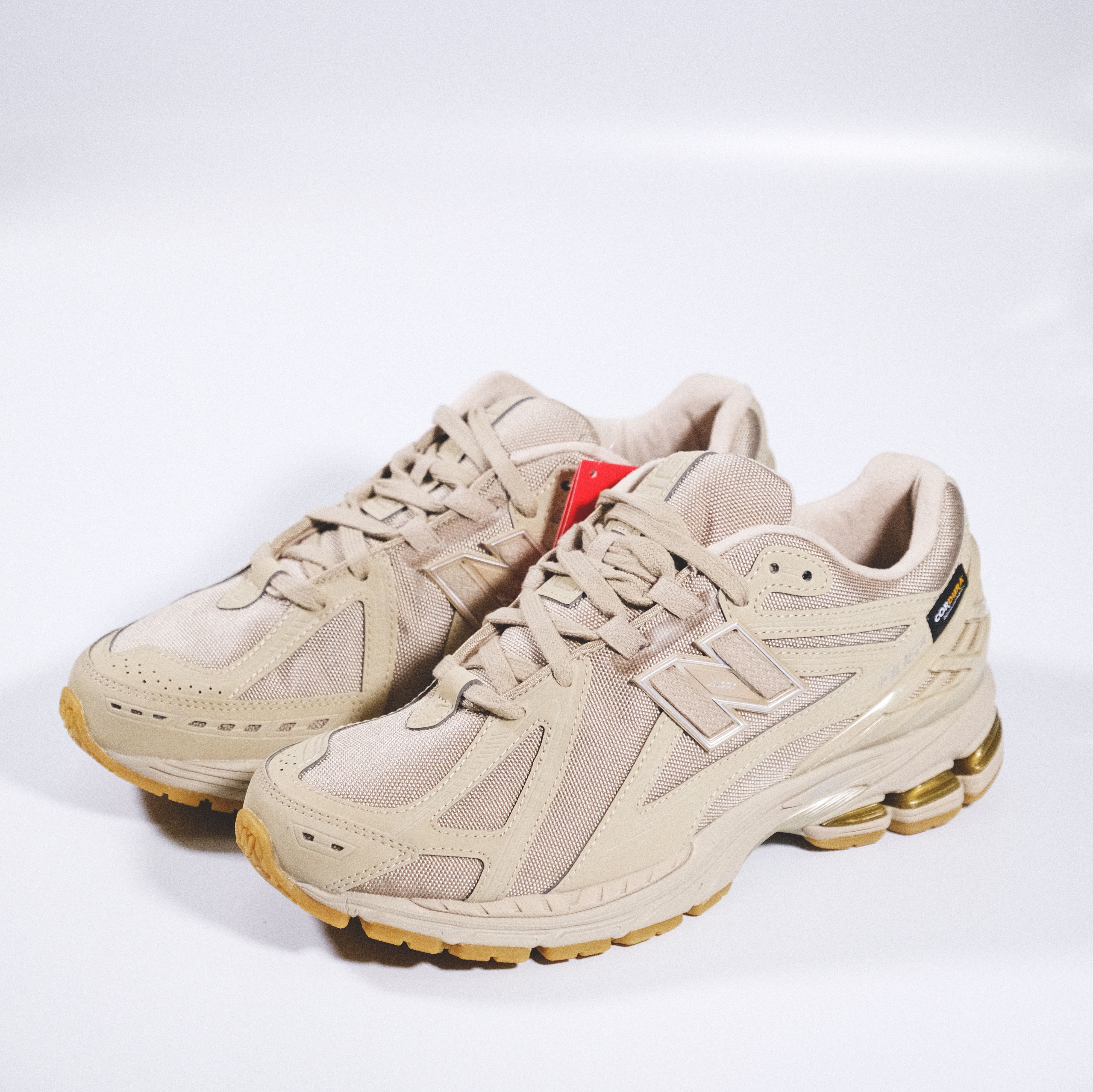 New Balance 1906R Rattan 착용 스타일