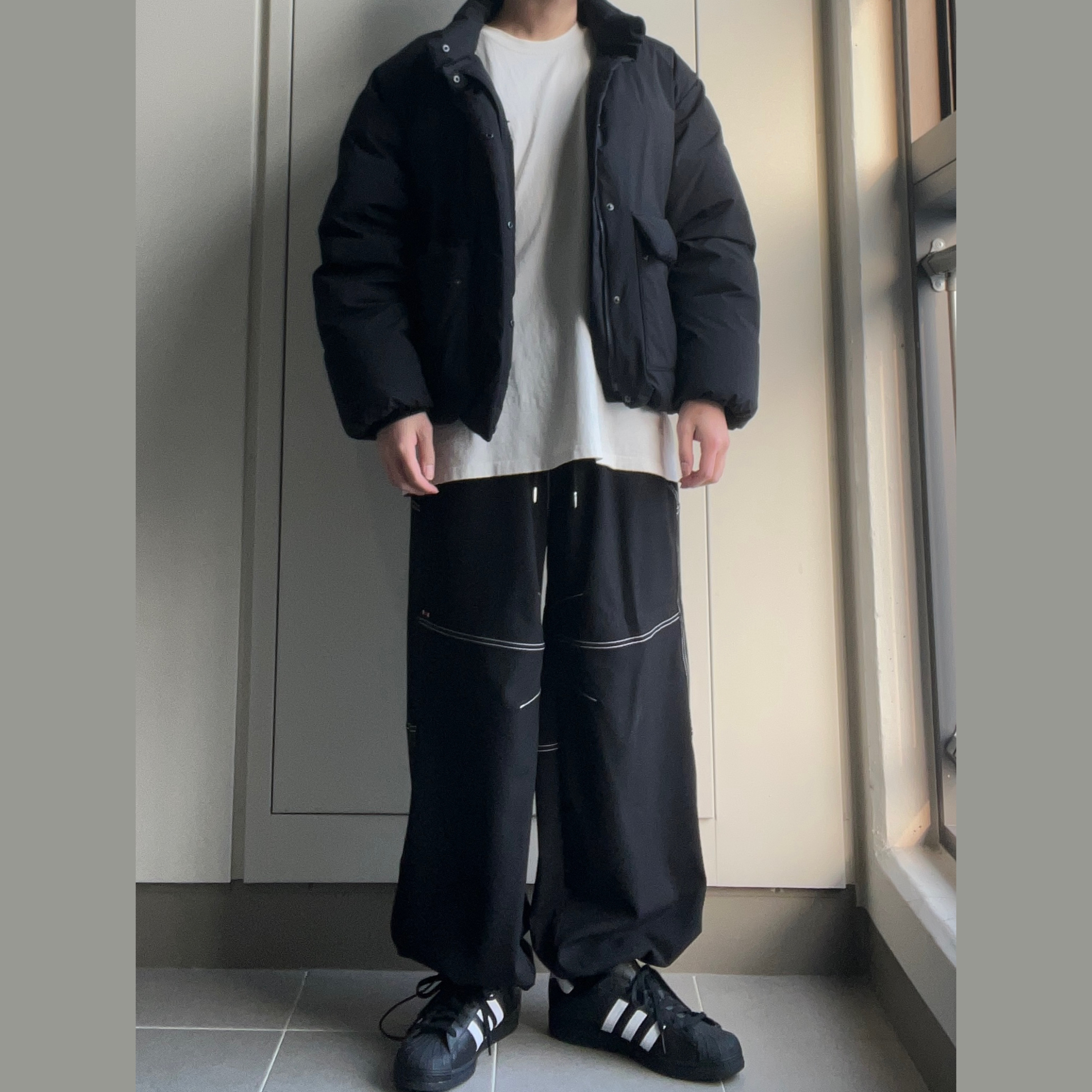 Adidas Superstar Core Black White 착용 스타일