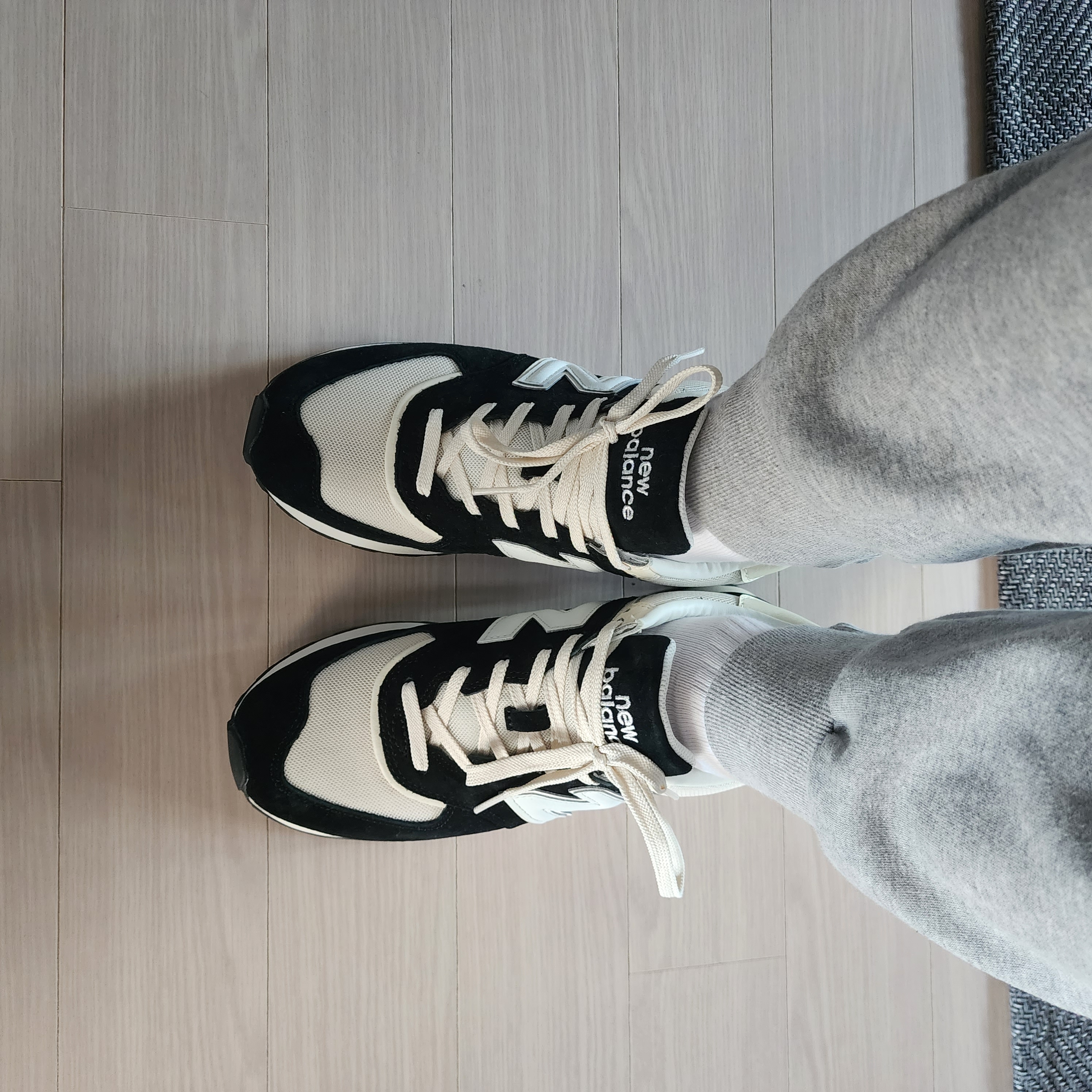 New Balance 574 Legacy Black Angora 착용 스타일
