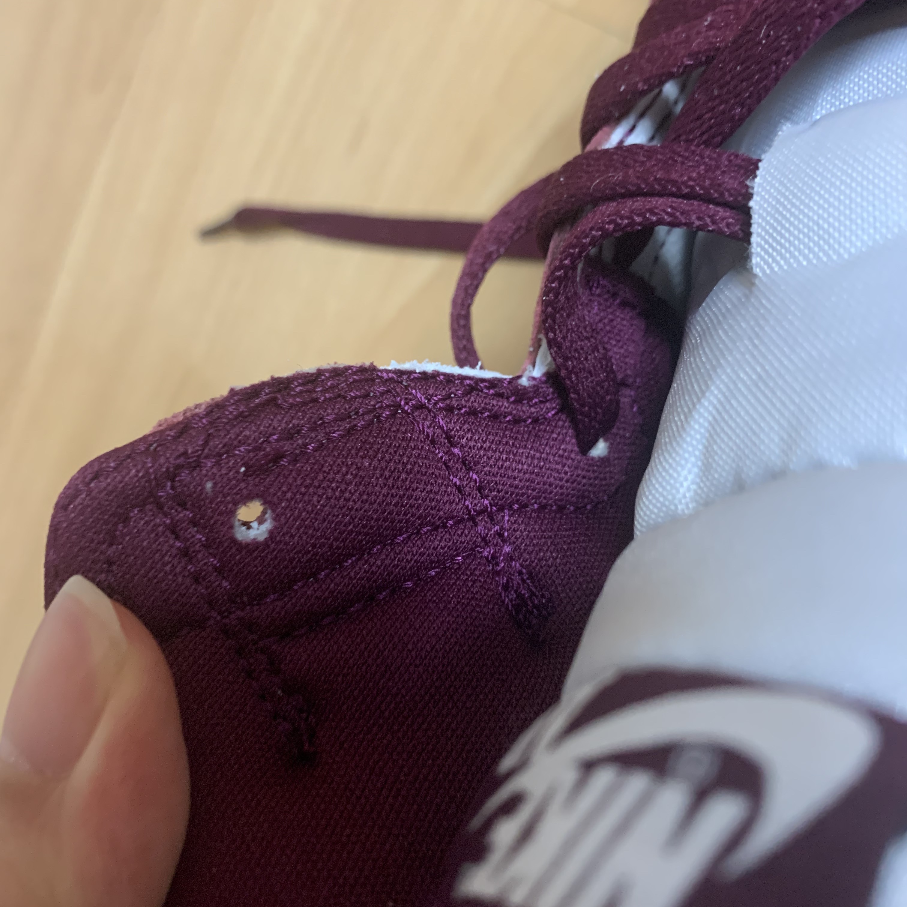 Jordan 1 Retro High OG Bordeaux 착용 스타일 - 2
