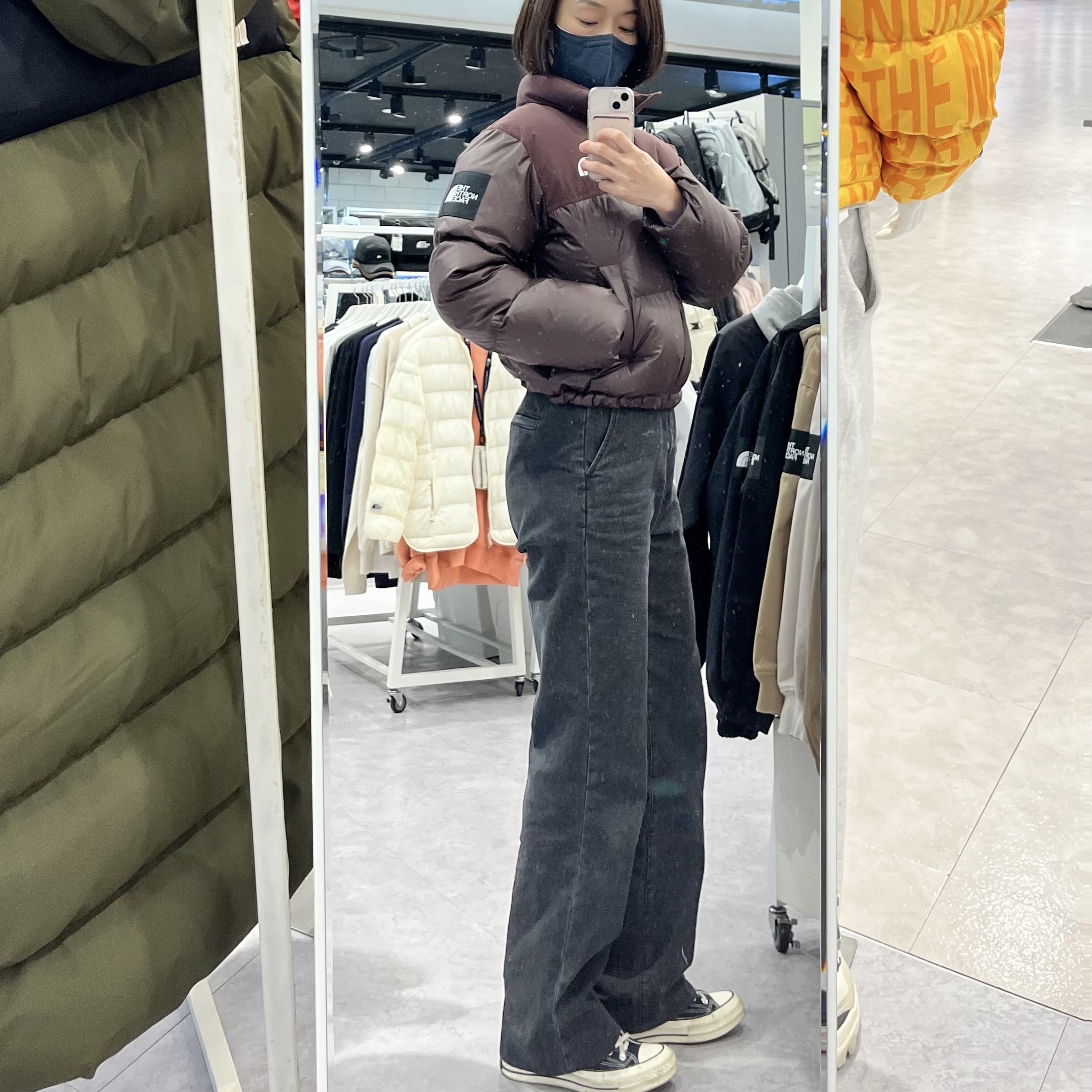 (W) The North Face White Label Novelty Nuptse Down Jacket Black 착용 스타일 - 4