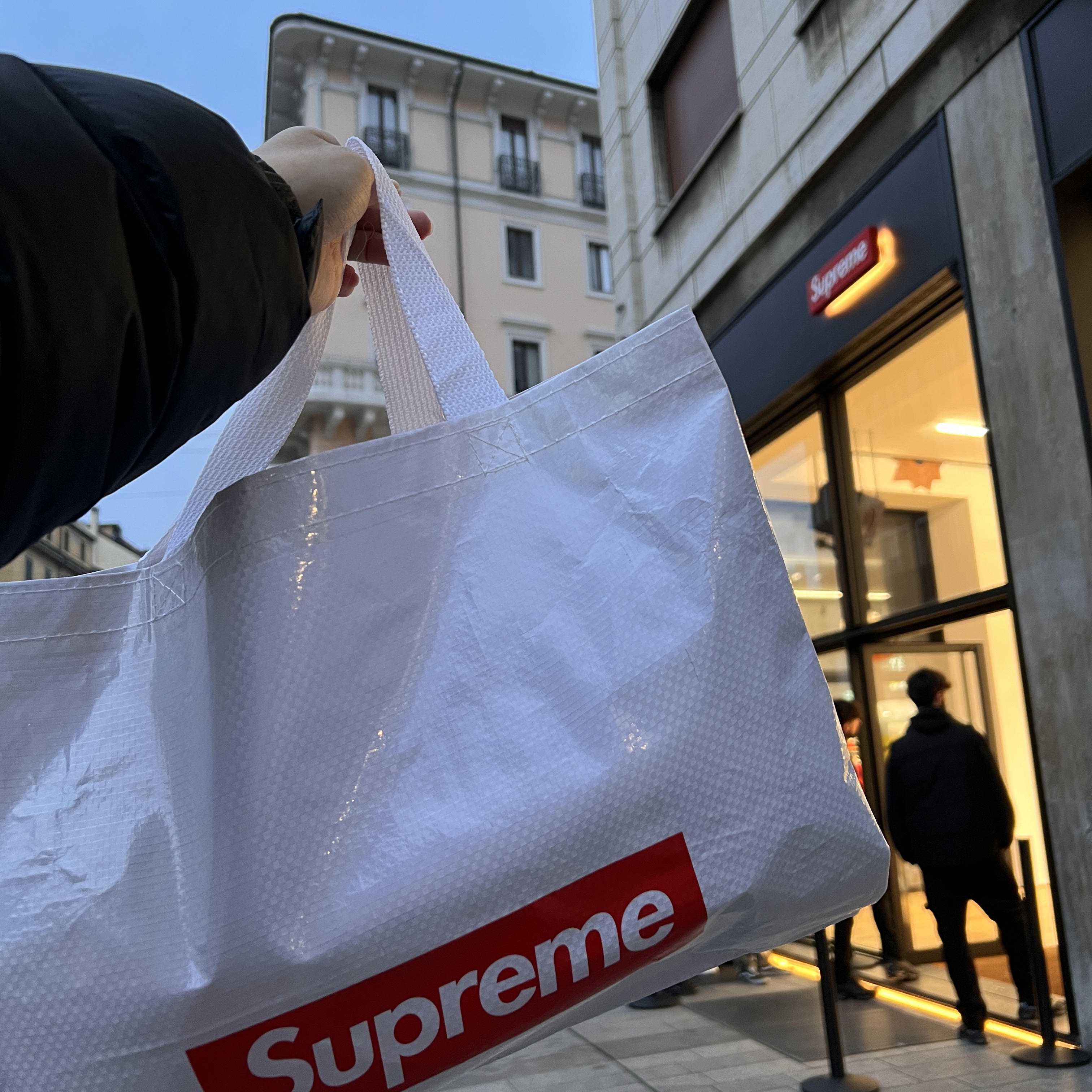 The North Face 1996 Eco Nuptse Jacket Black, Supreme x The North Face Steep Tech Fleece Pullover Black Dragon - 22FW 착용 스타일 - 2