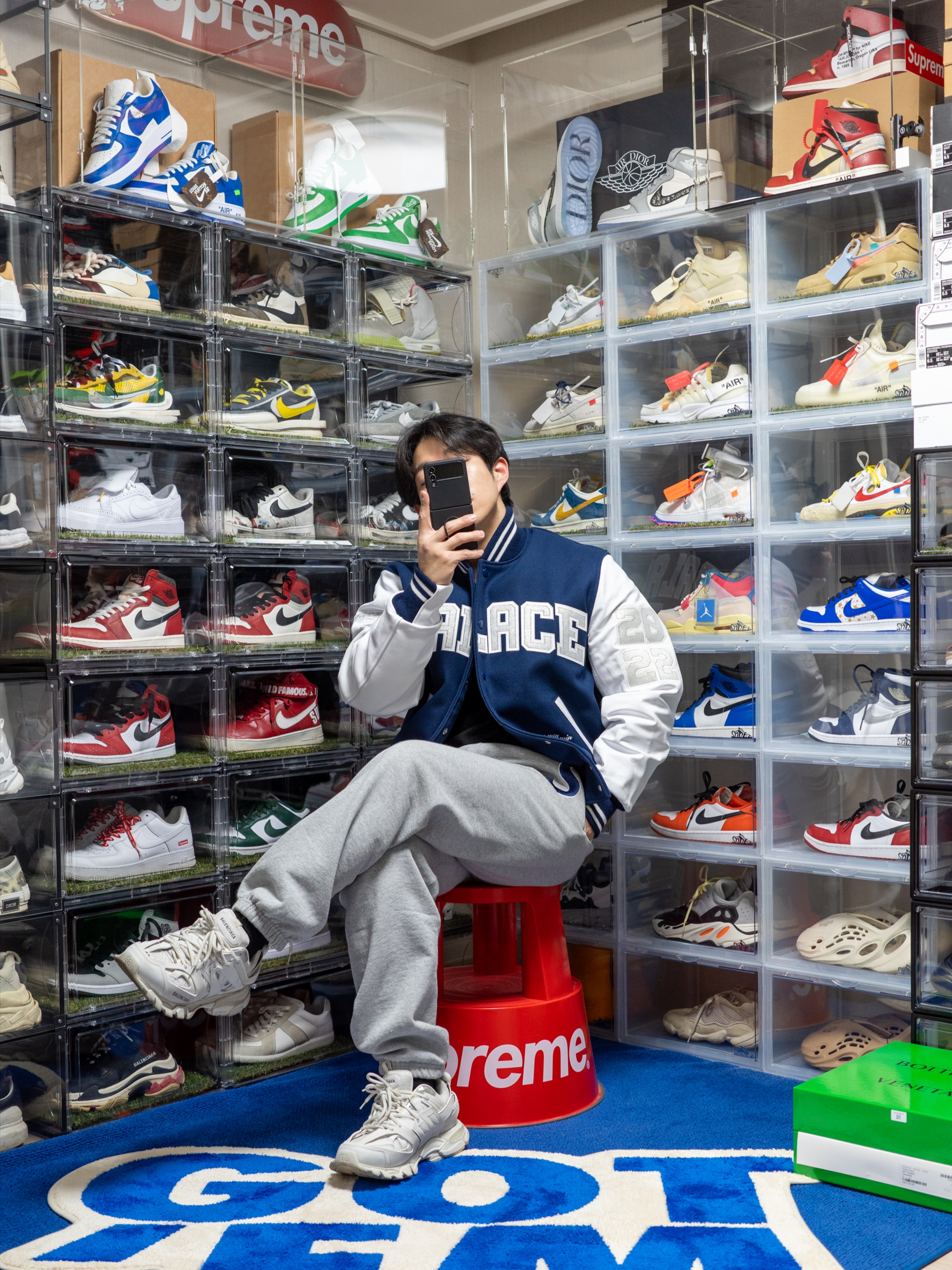 Palace Greek Varsity Jacket Blue - 22FW, Supreme S Logo Split Sweatpants Heather Grey - 21FW 착용 스타일