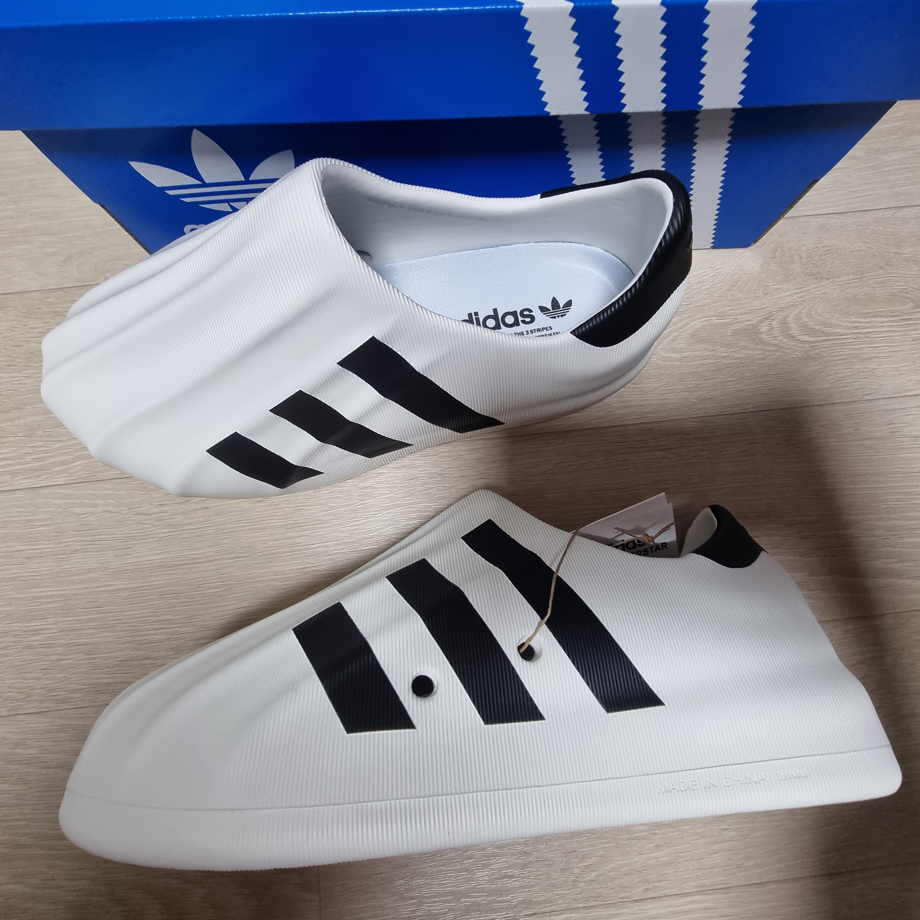 Adidas Adifom Superstar Core White 착용 스타일 - 3