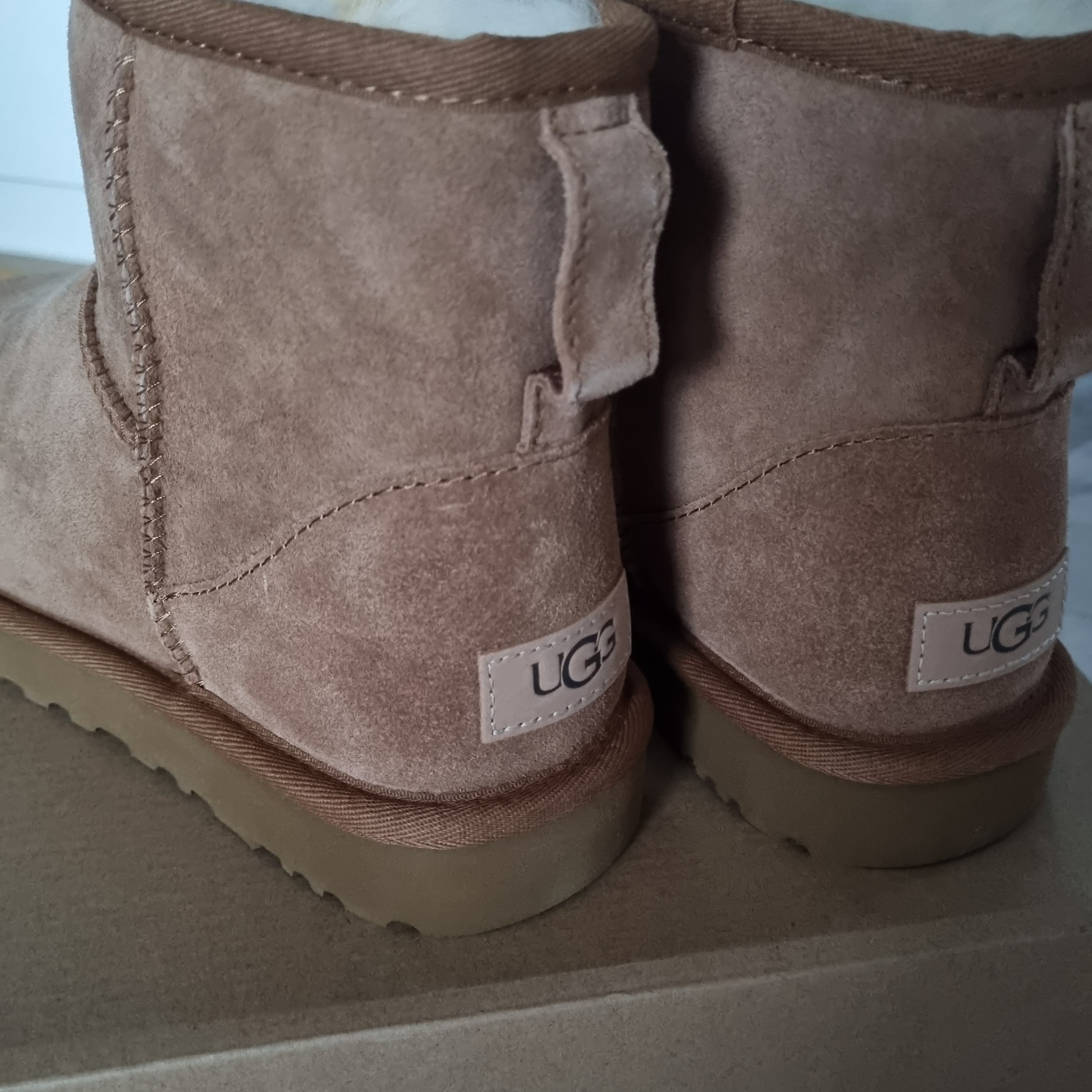 (W) UGG Classic Mini II Boots Chestnut 착용 스타일