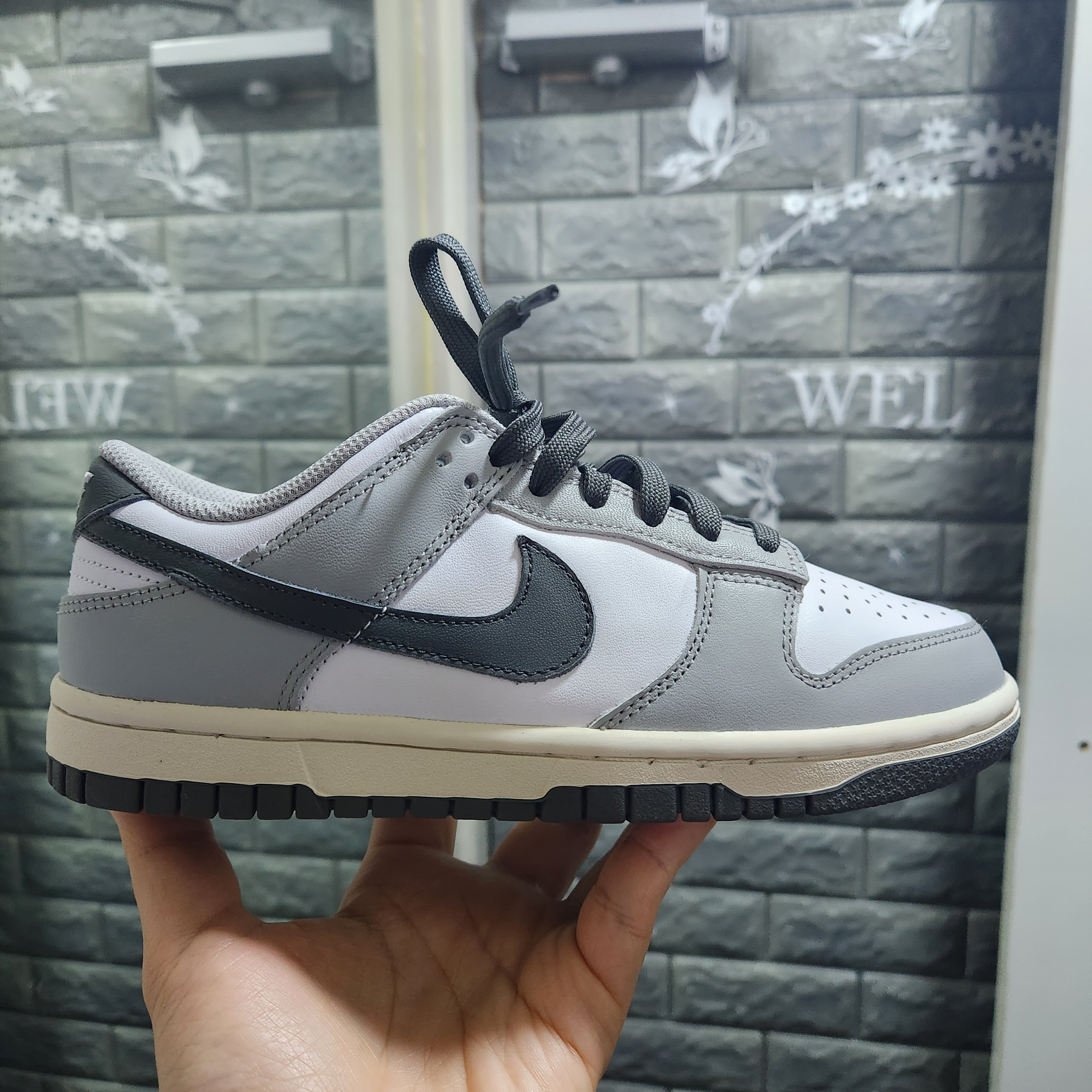 (W) Nike Dunk Low Light Smoke Grey 착용 스타일