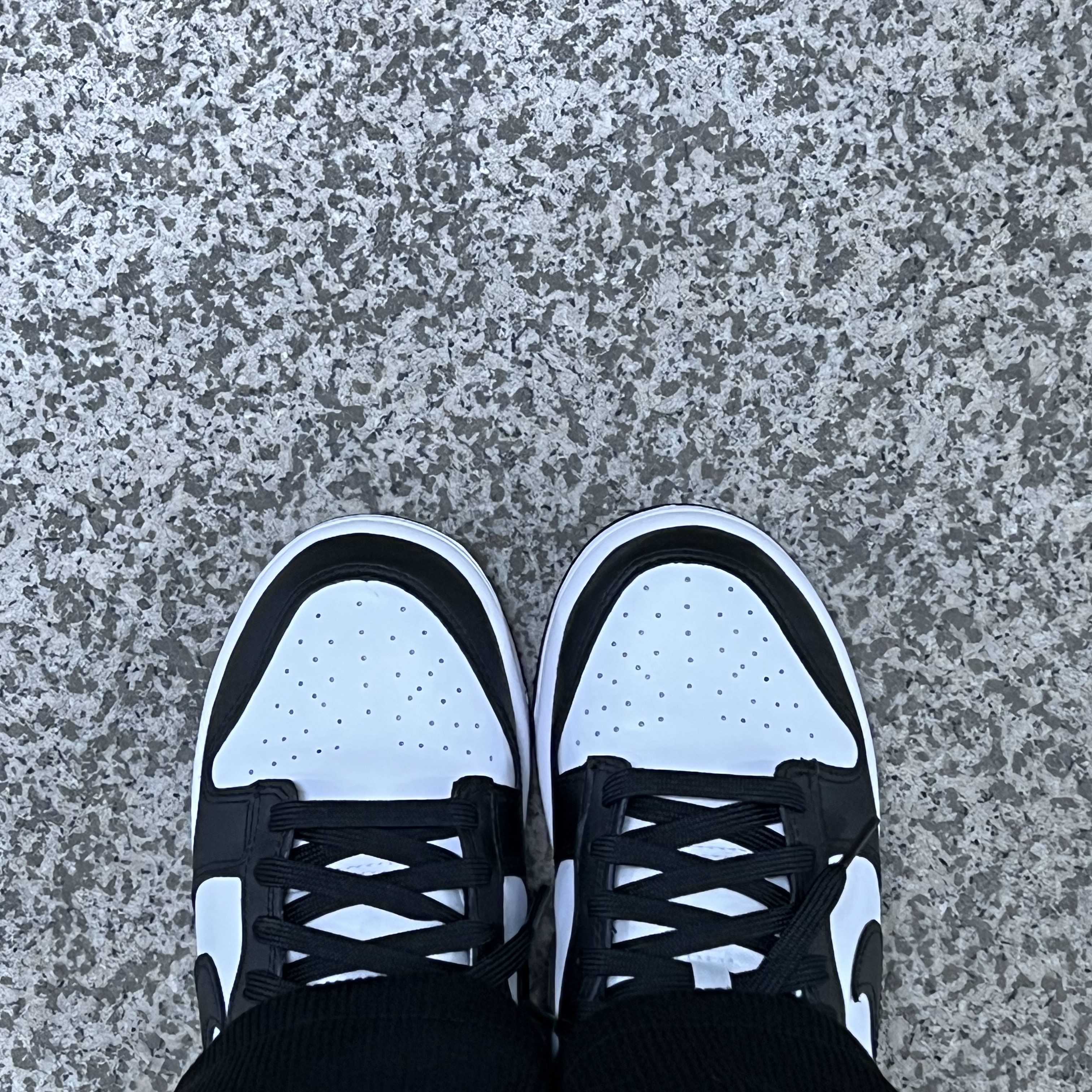 (W) Nike Dunk Low Black 착용 스타일 - 2