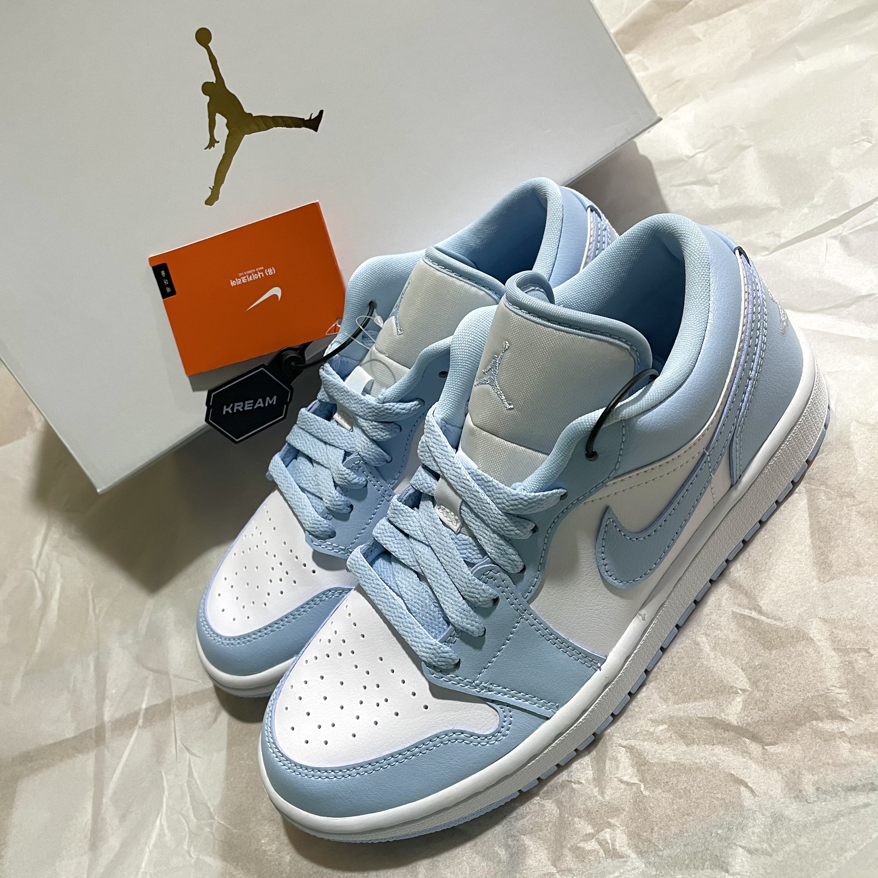 (W) Jordan 1 Low White Ice Blue 착용 스타일