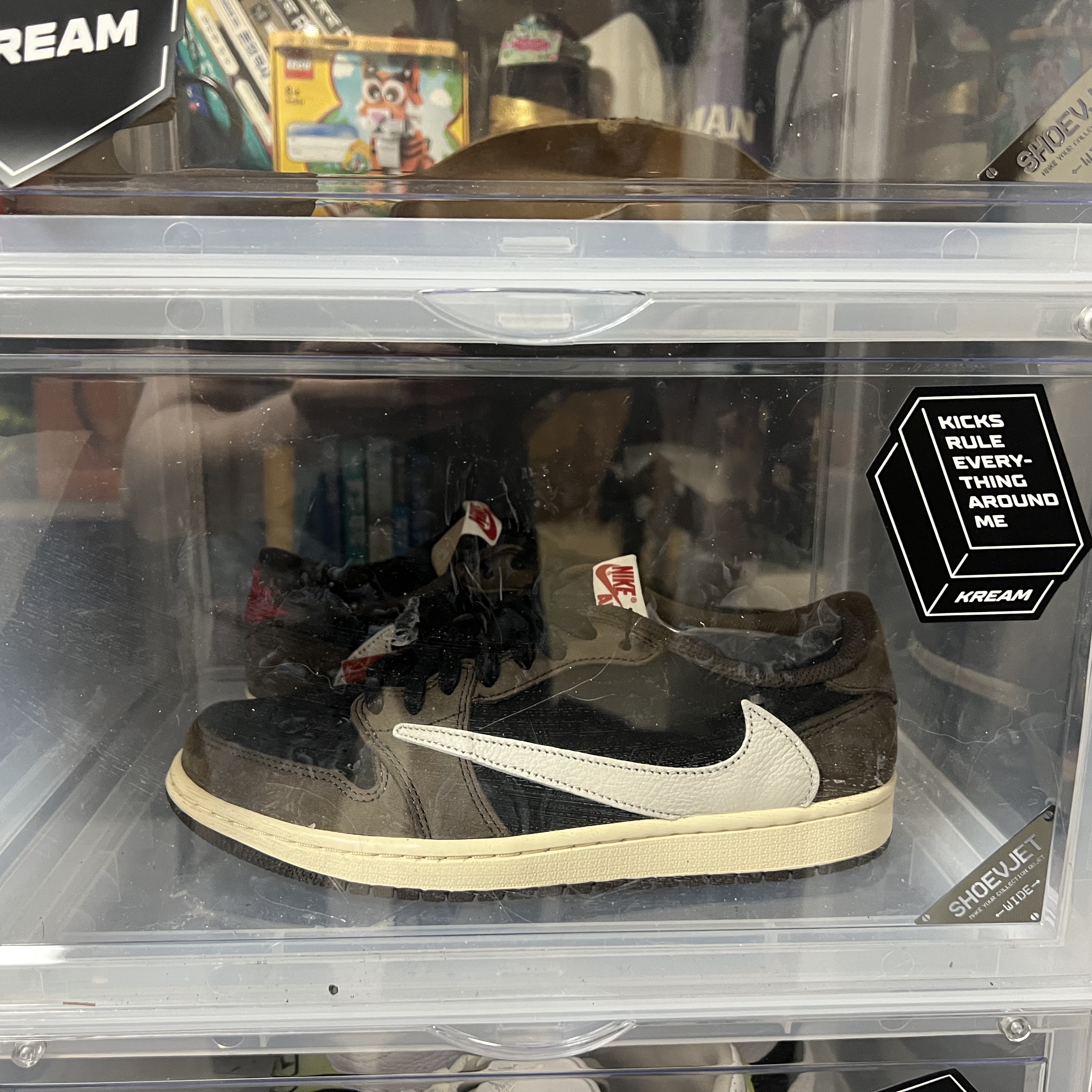 Jordan 1 x Travis Scott Retro Low OG SP Mocha 착용 스타일 - 5