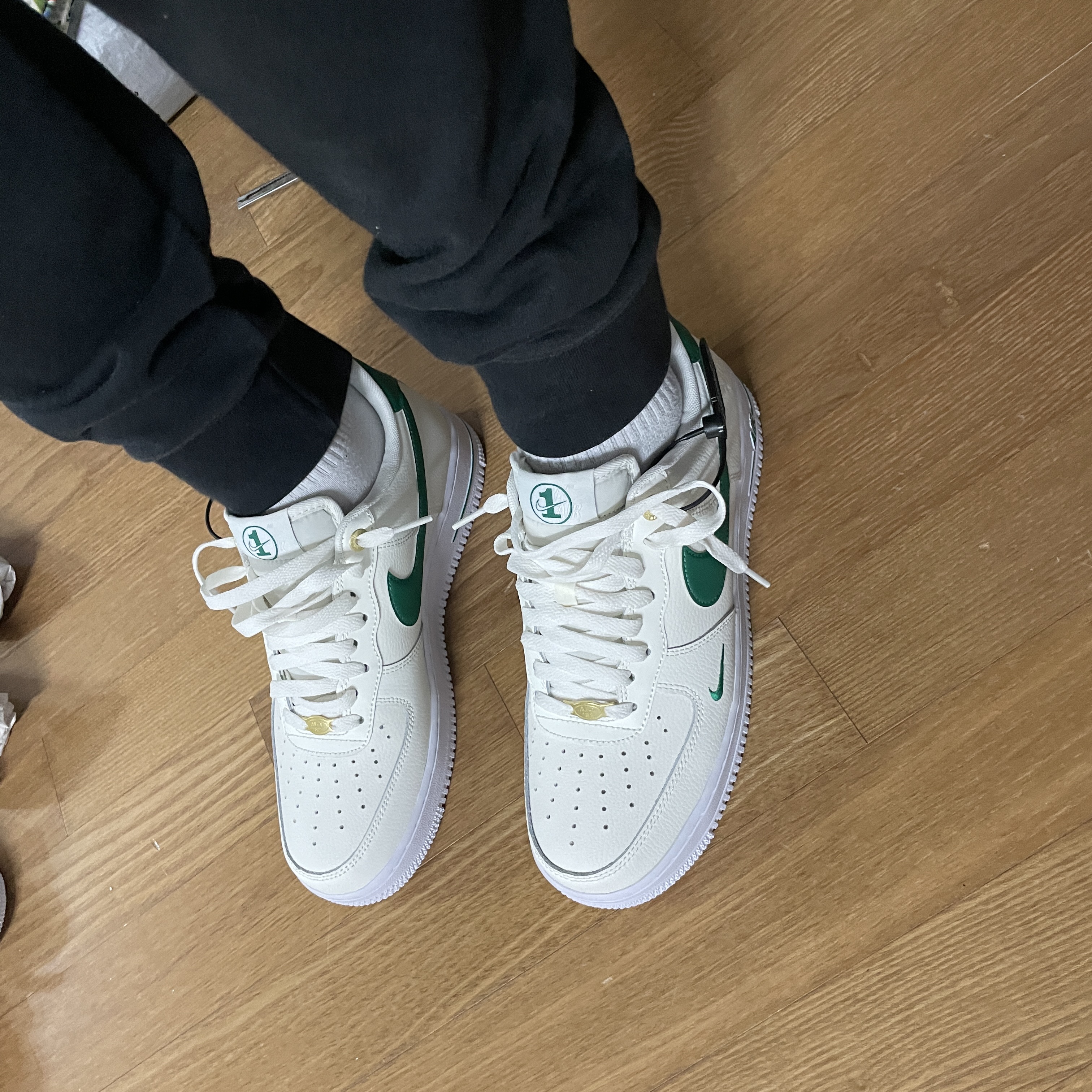 Nike Air Force 1 '07 LV8 40th Anniversary Join Forces Sail Malachite 착용 스타일 - 1