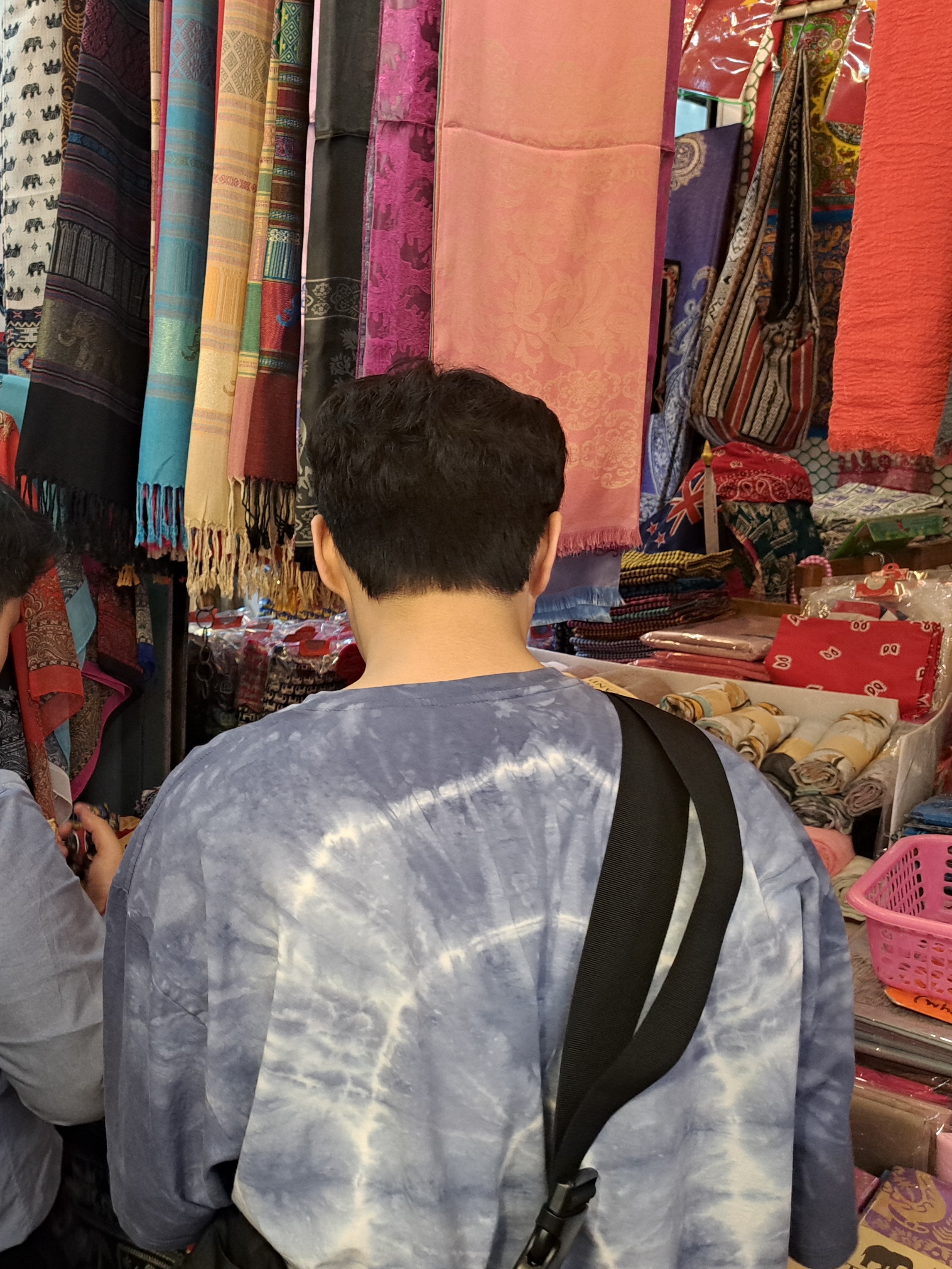 Stussy x Dries Van Noten Tie Dye T-Shirt Blue 착용 스타일