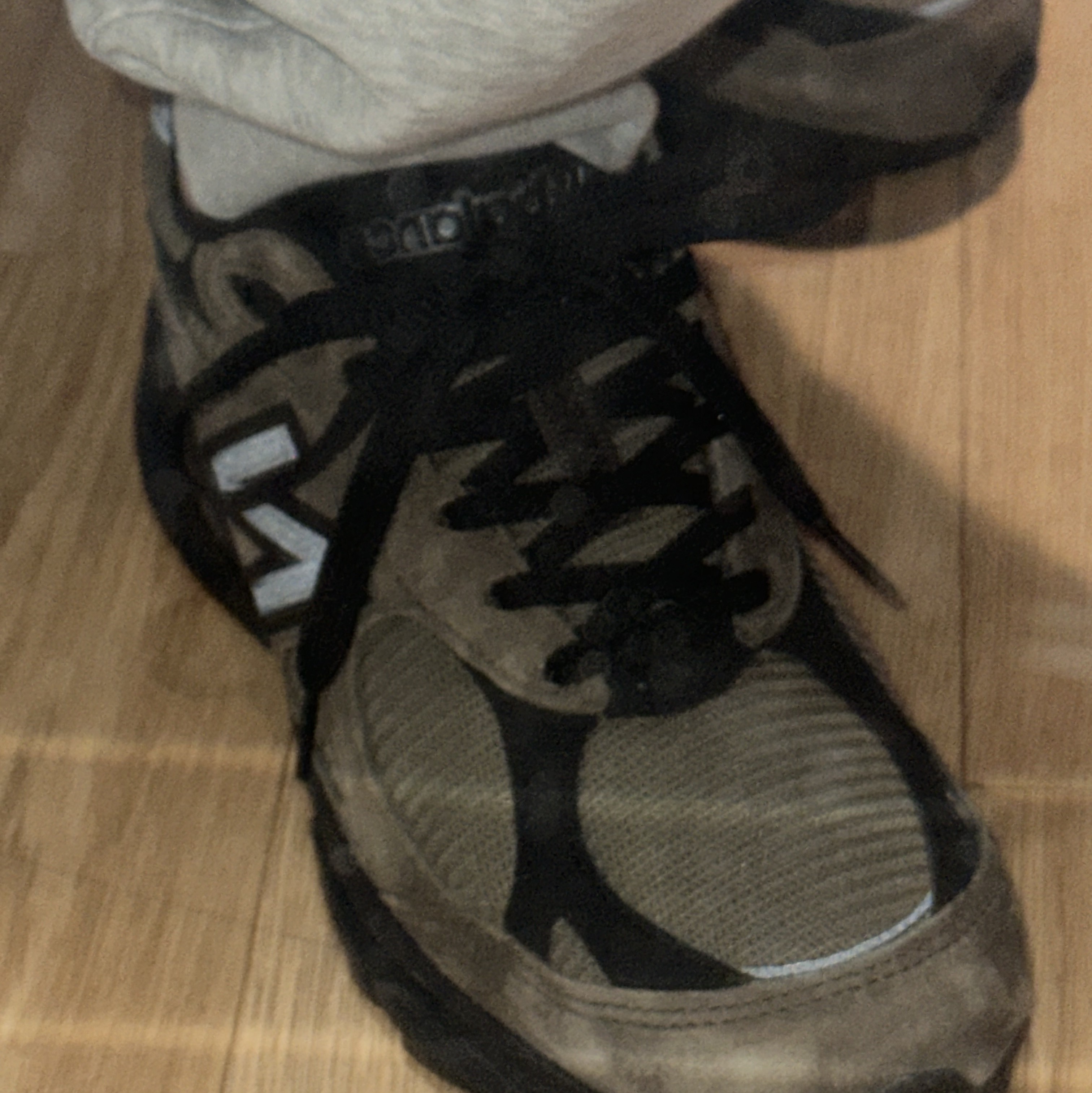New Balance x JJJJound 990v3 Brown Black 착용 스타일 - 2
