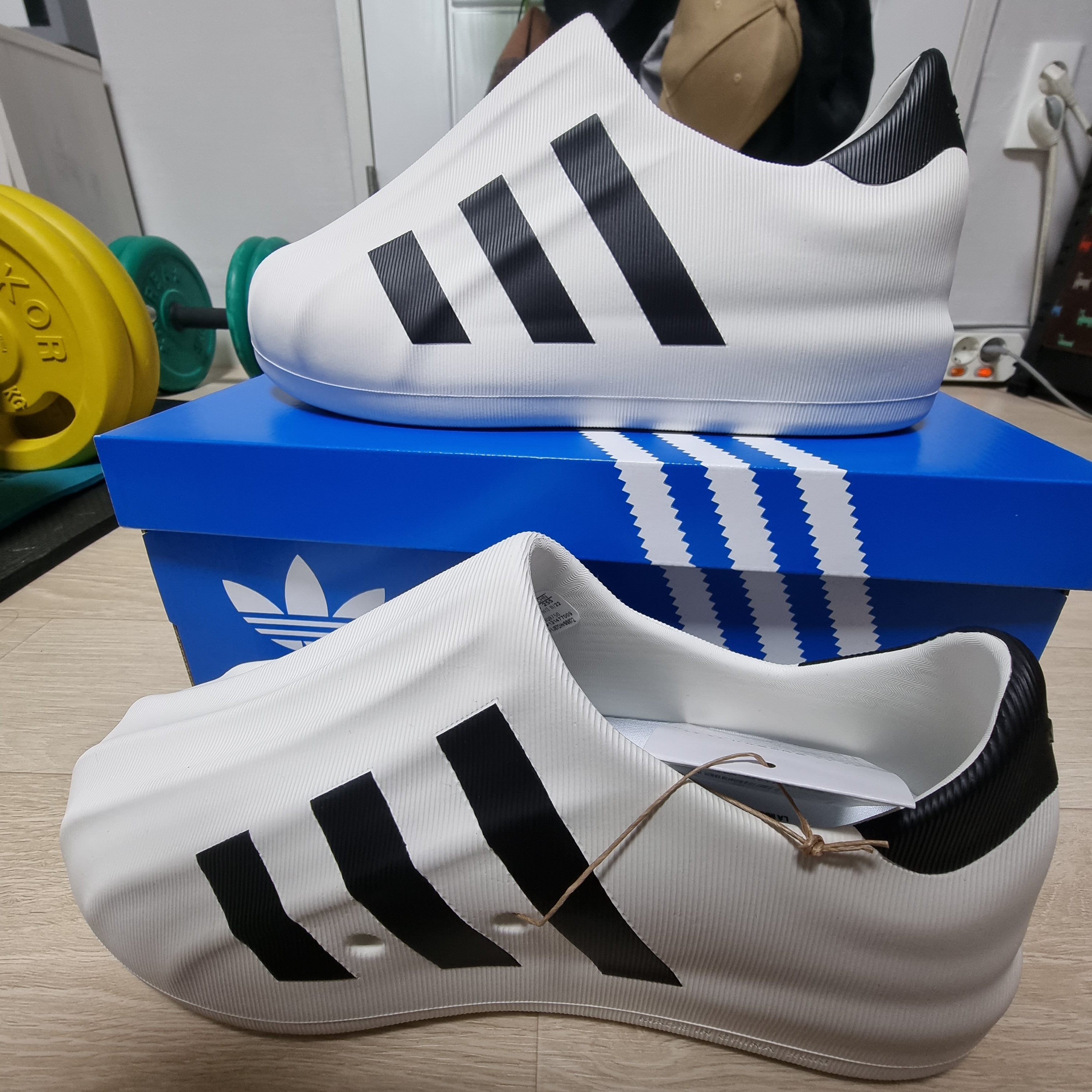 Adidas Adifom Superstar Core White 착용 스타일 - 1