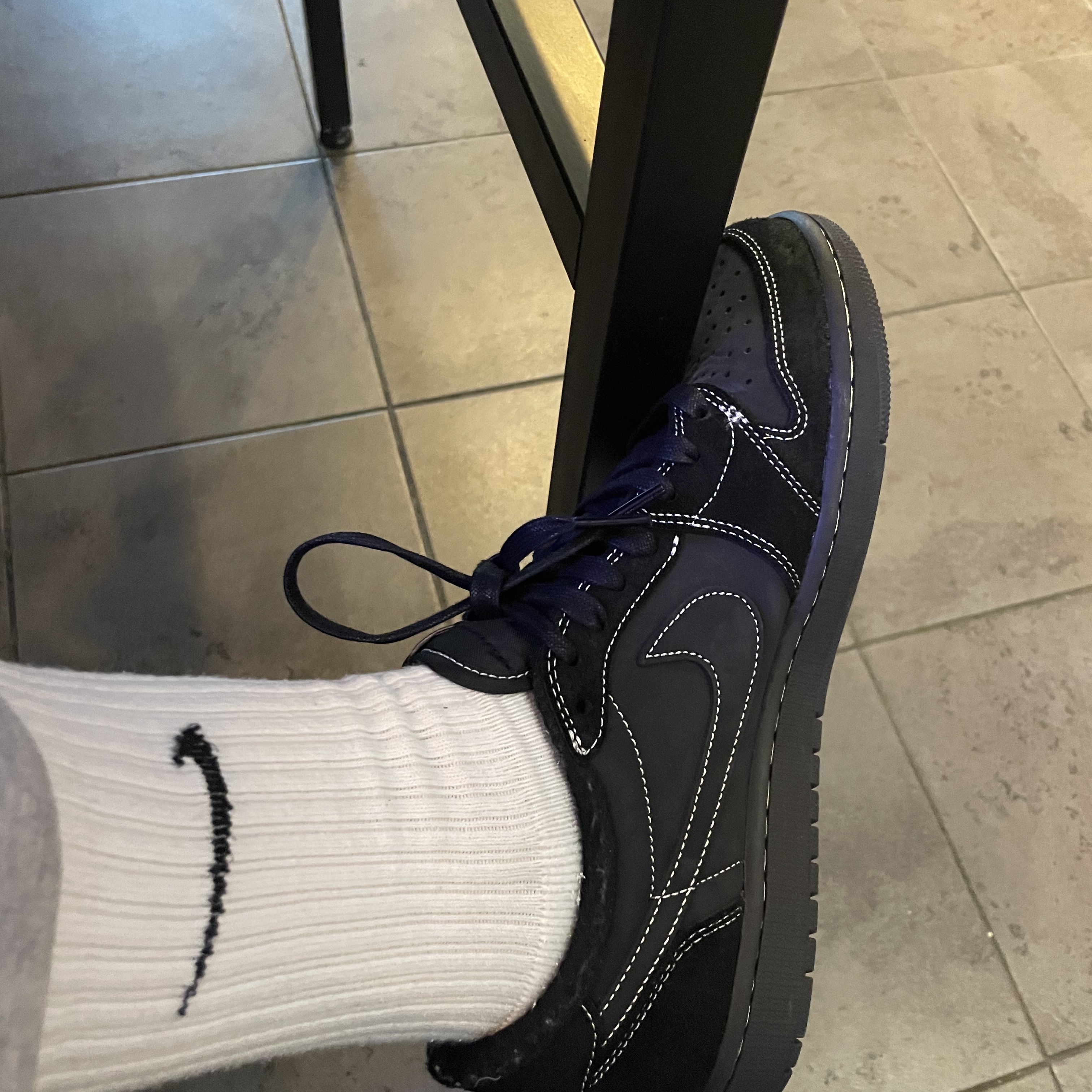 Jordan 1 x Travis Scott Retro Low OG SP Black Phantom 착용 스타일