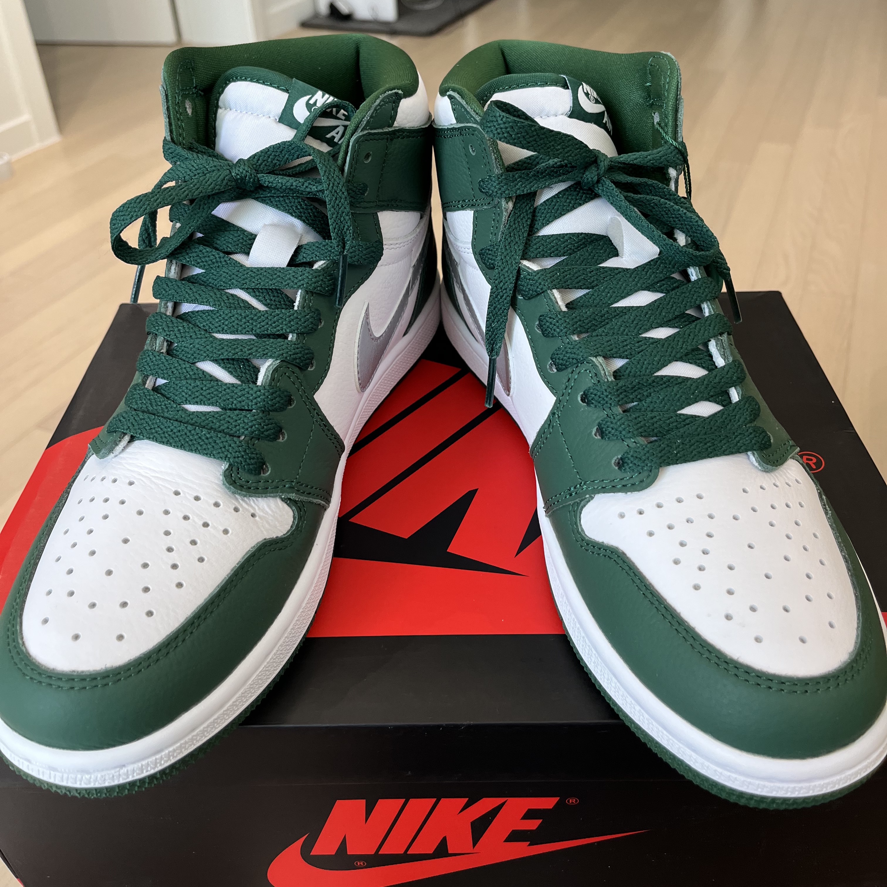 Jordan 1 Retro High OG Gorge Green 착용 스타일 - 1