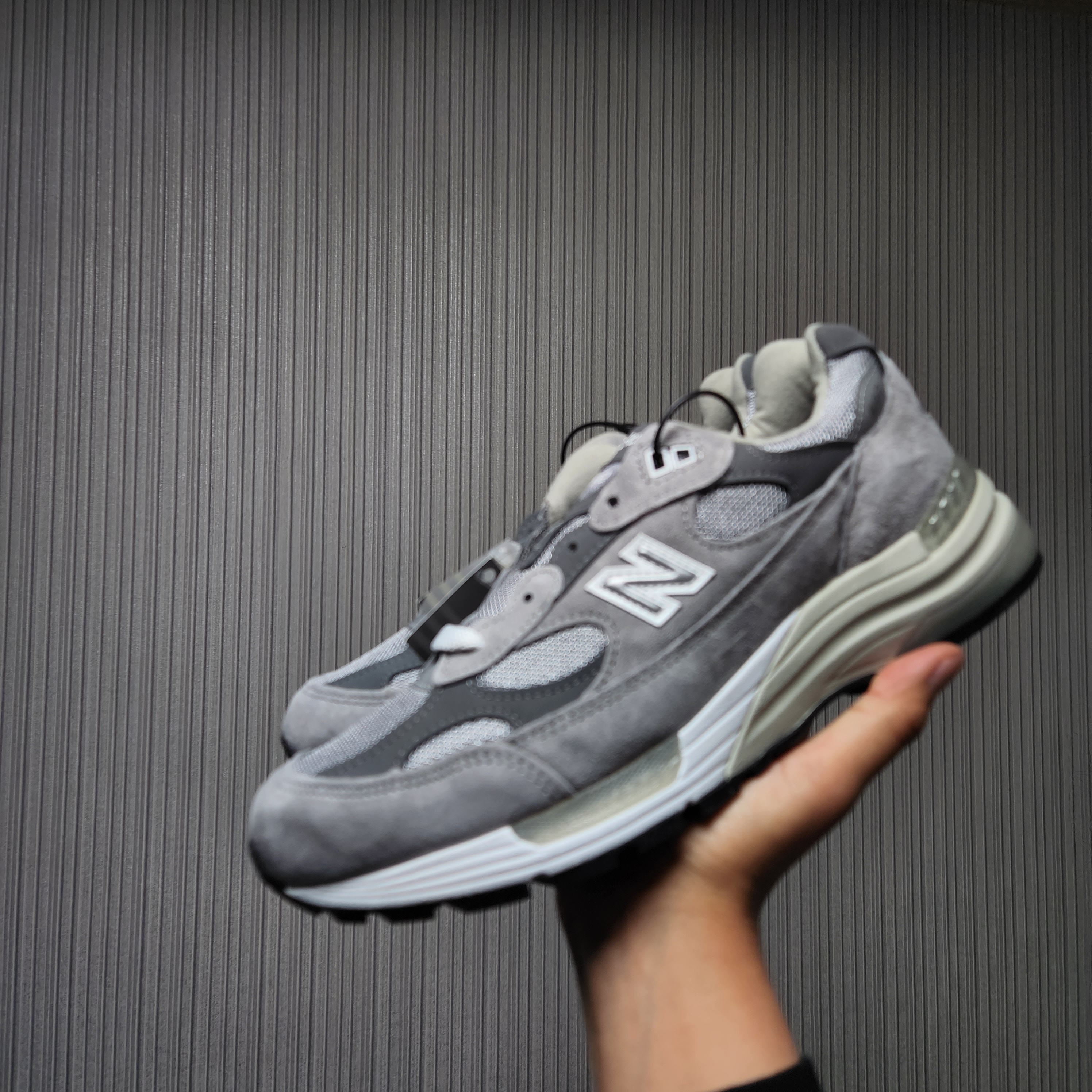 New Balance 992 Made in USA Grey - D Standard 착용 스타일
