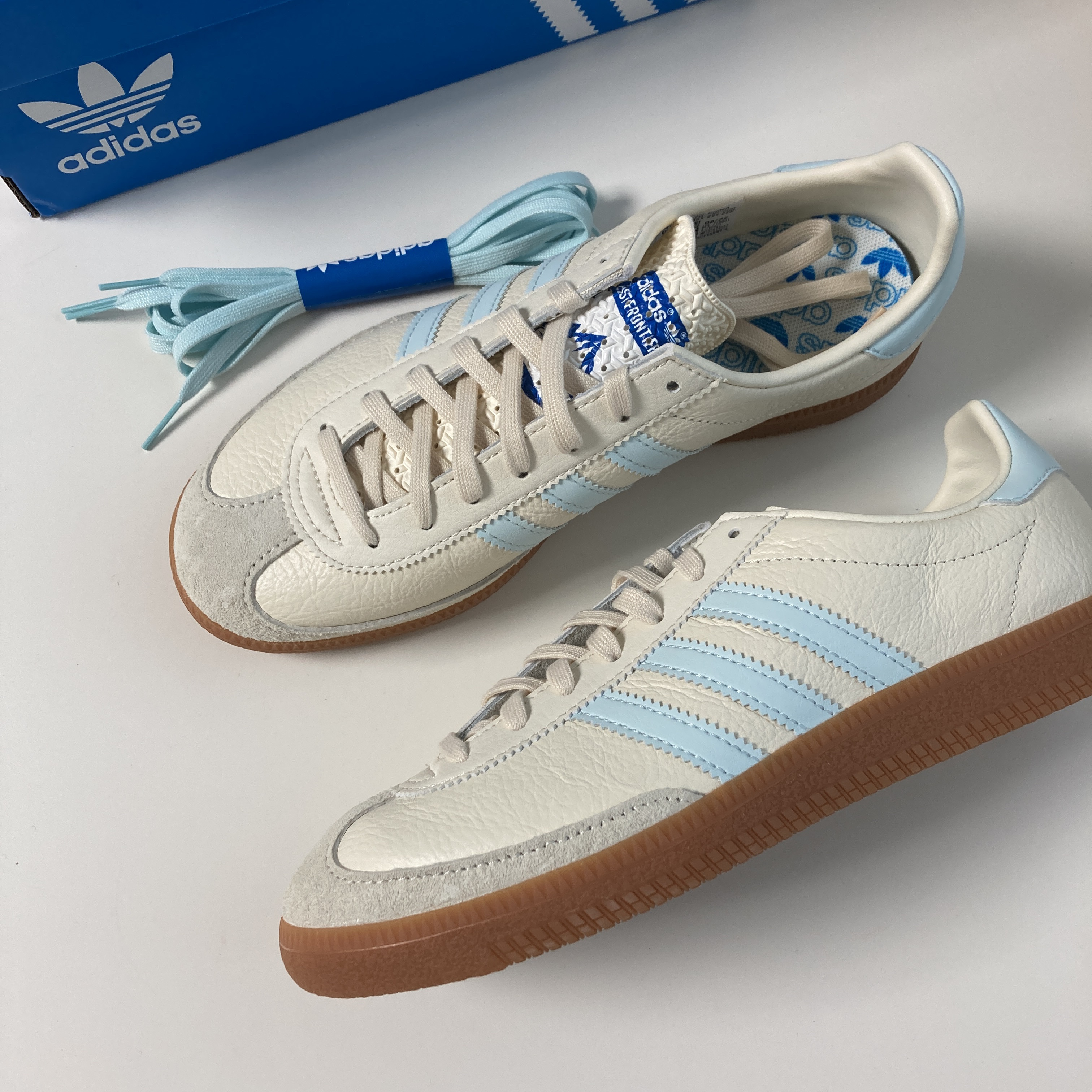 Adidas Last Frontier Cream White Almost Blue 착용 스타일