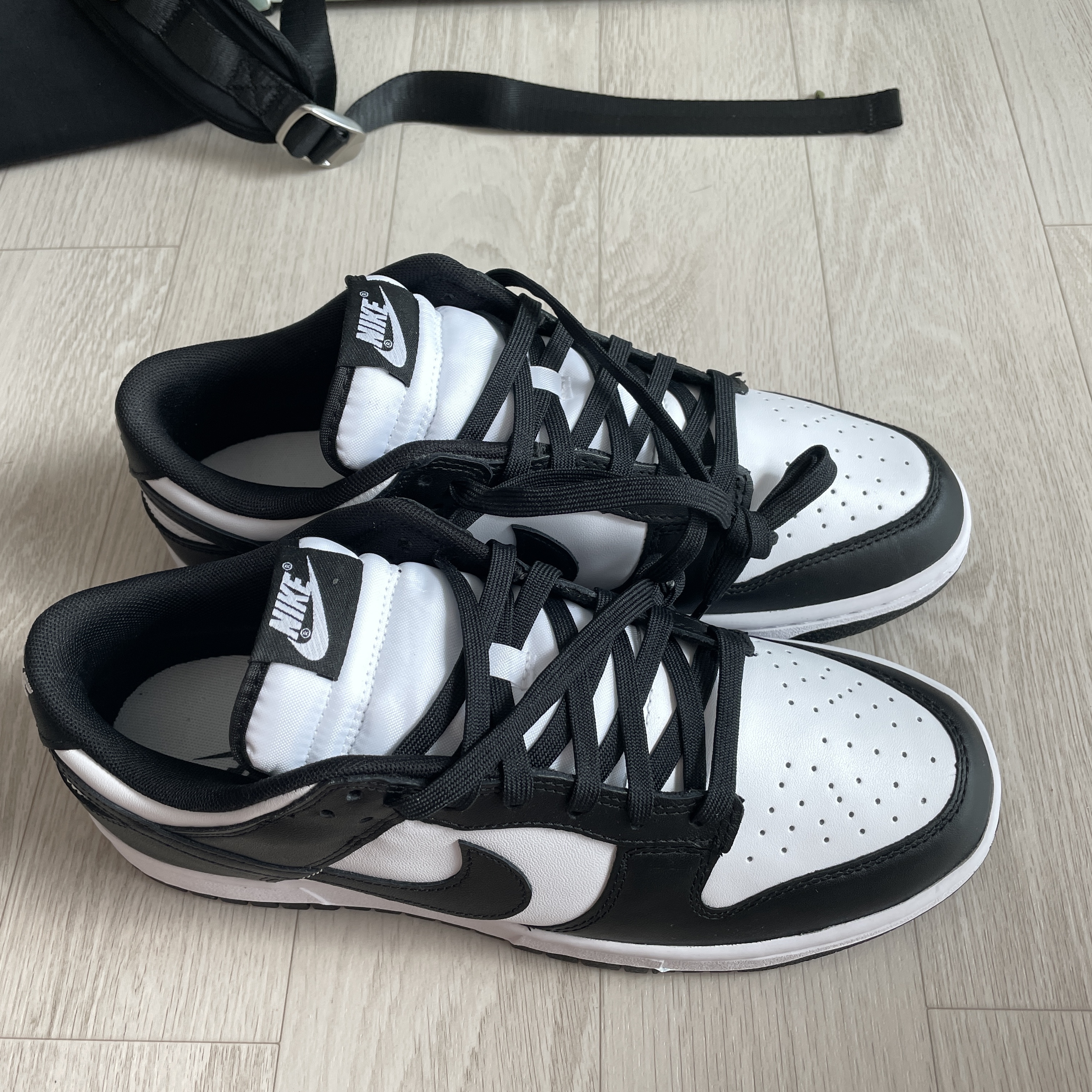Nike Dunk Low Retro Black 착용 스타일 - 1