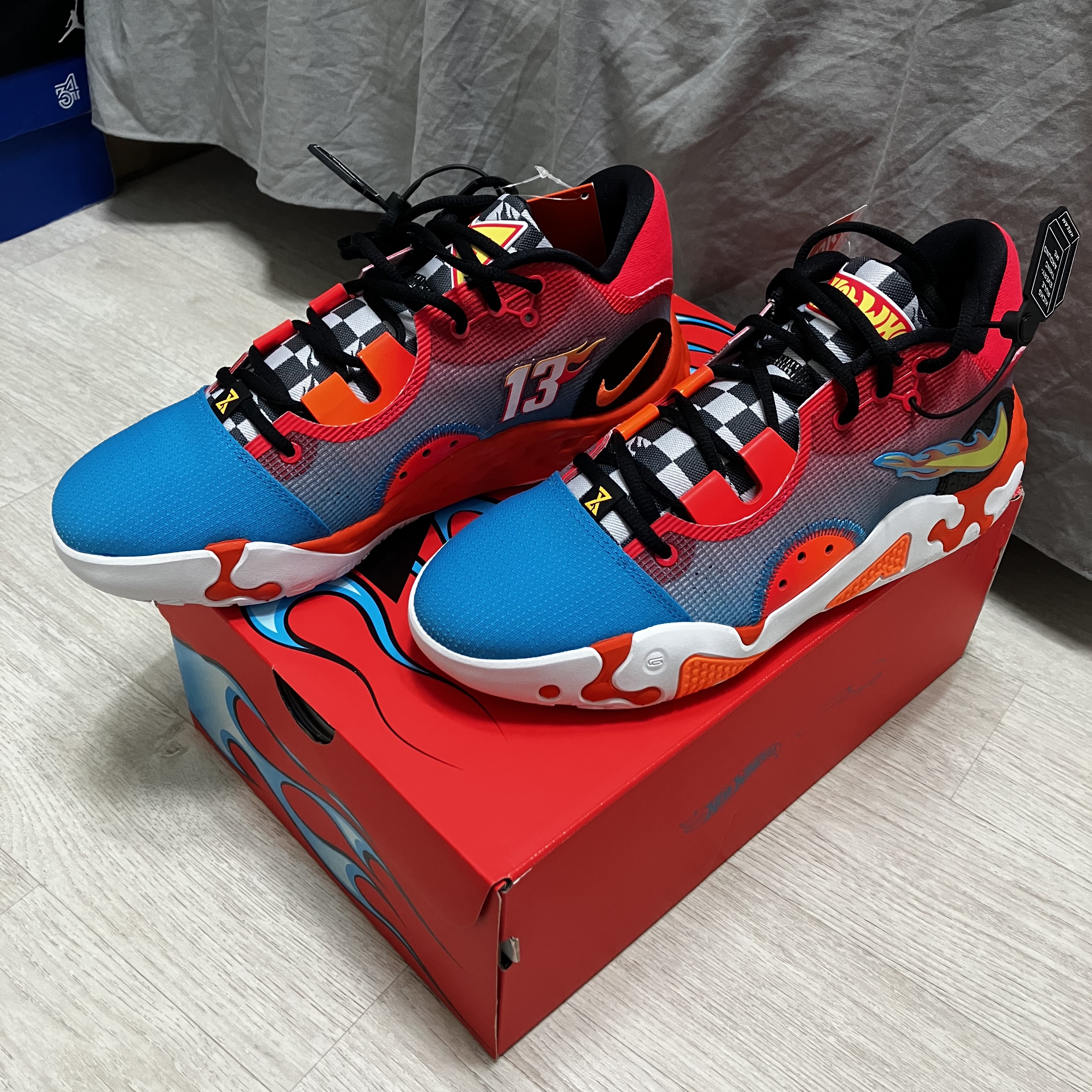 Nike x Hot Wheels PG 6 EP Siren Red 착용 스타일 - 3