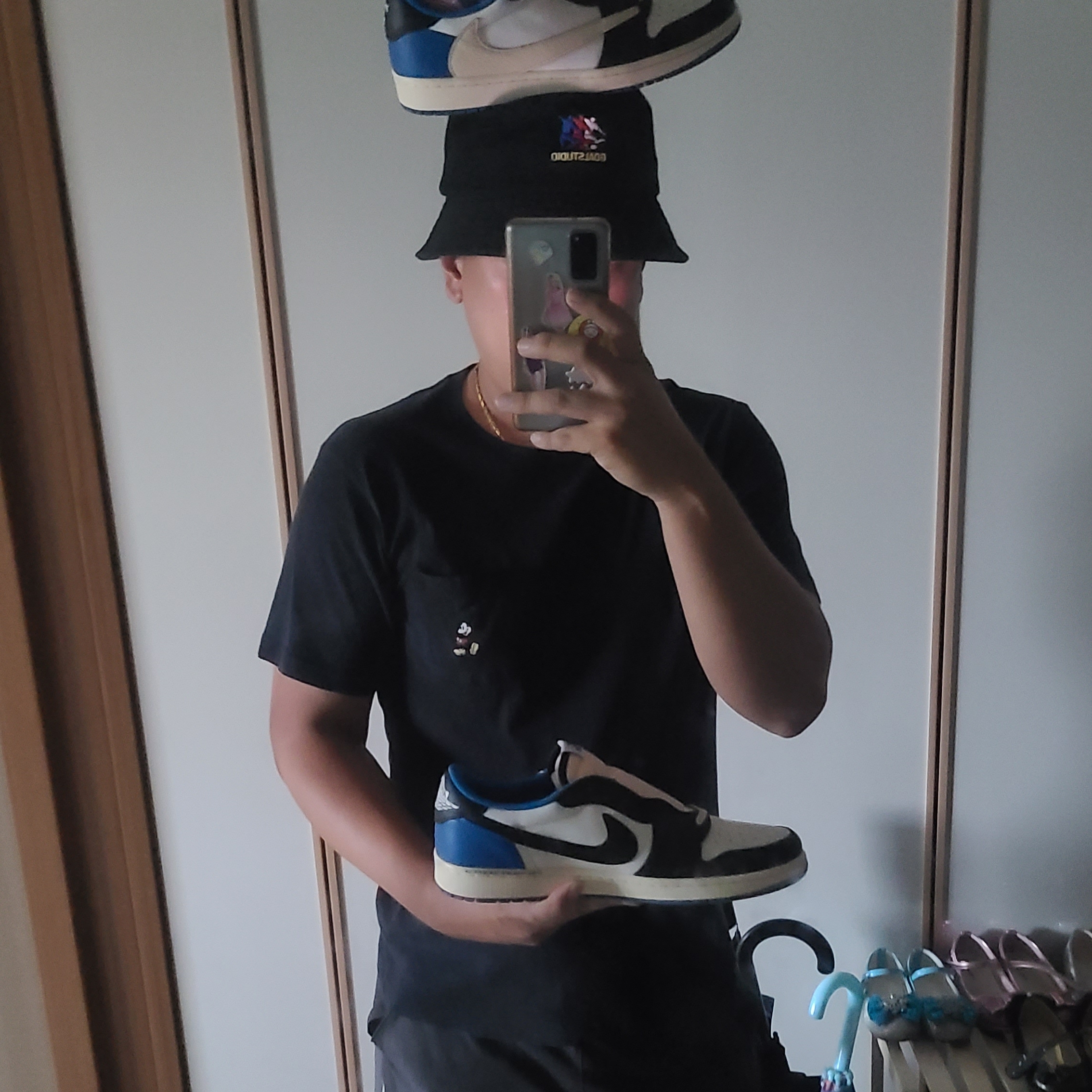 Jordan 1 x Travis Scott x Fragment Retro Low OG SP Military Blue 착용 스타일 - 2
