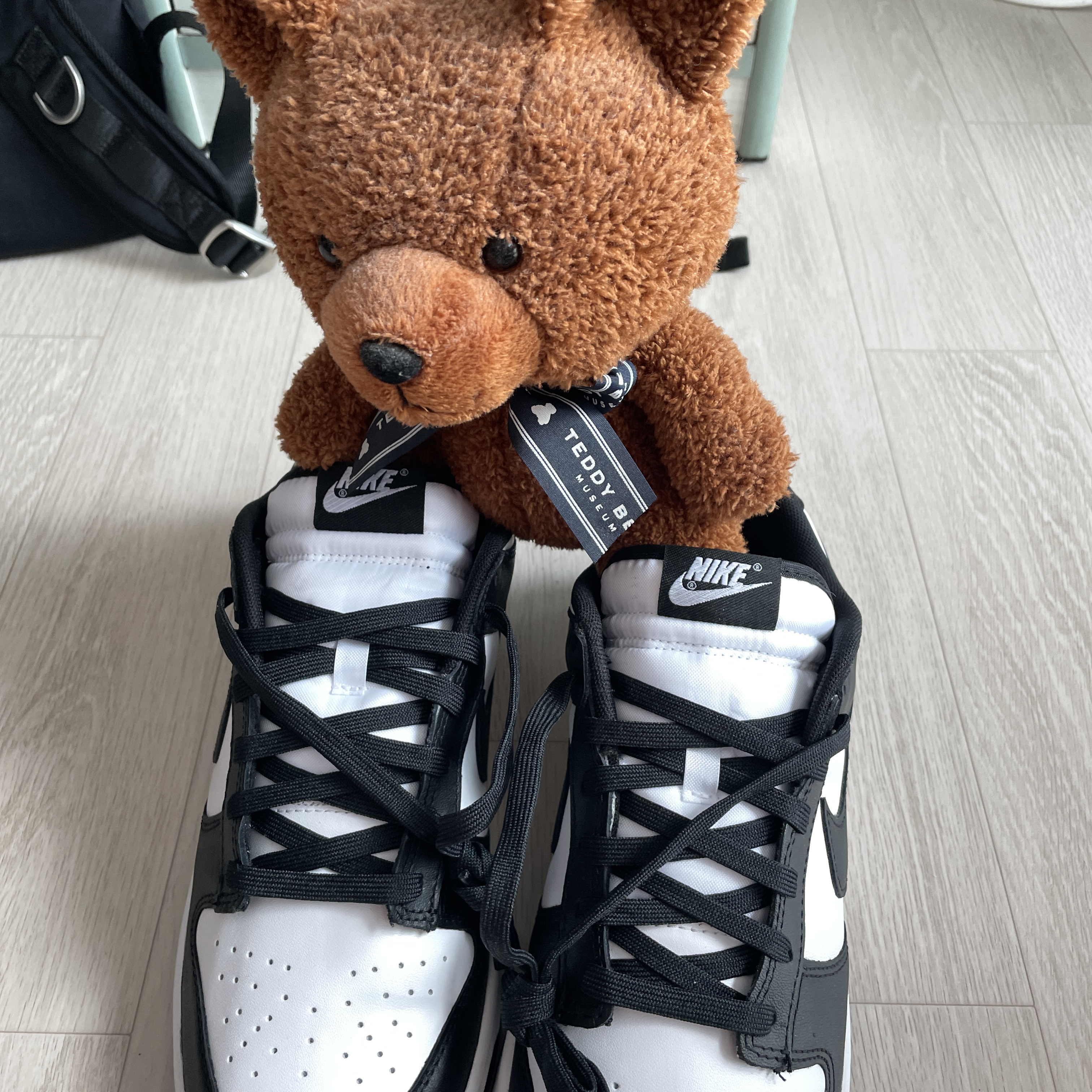 Nike Dunk Low Retro Black 착용 스타일 - 2