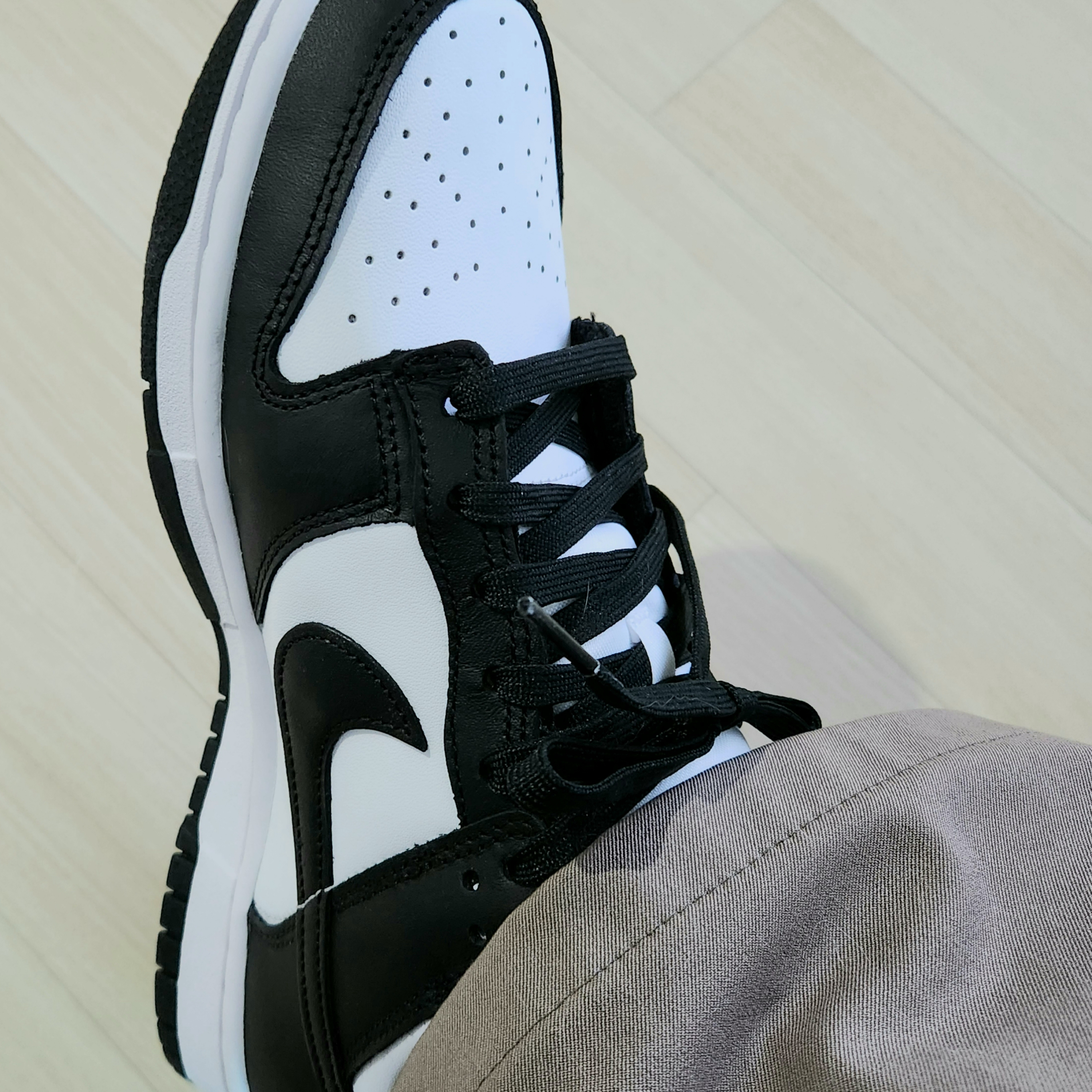 Nike Dunk Low Retro Black 착용 스타일