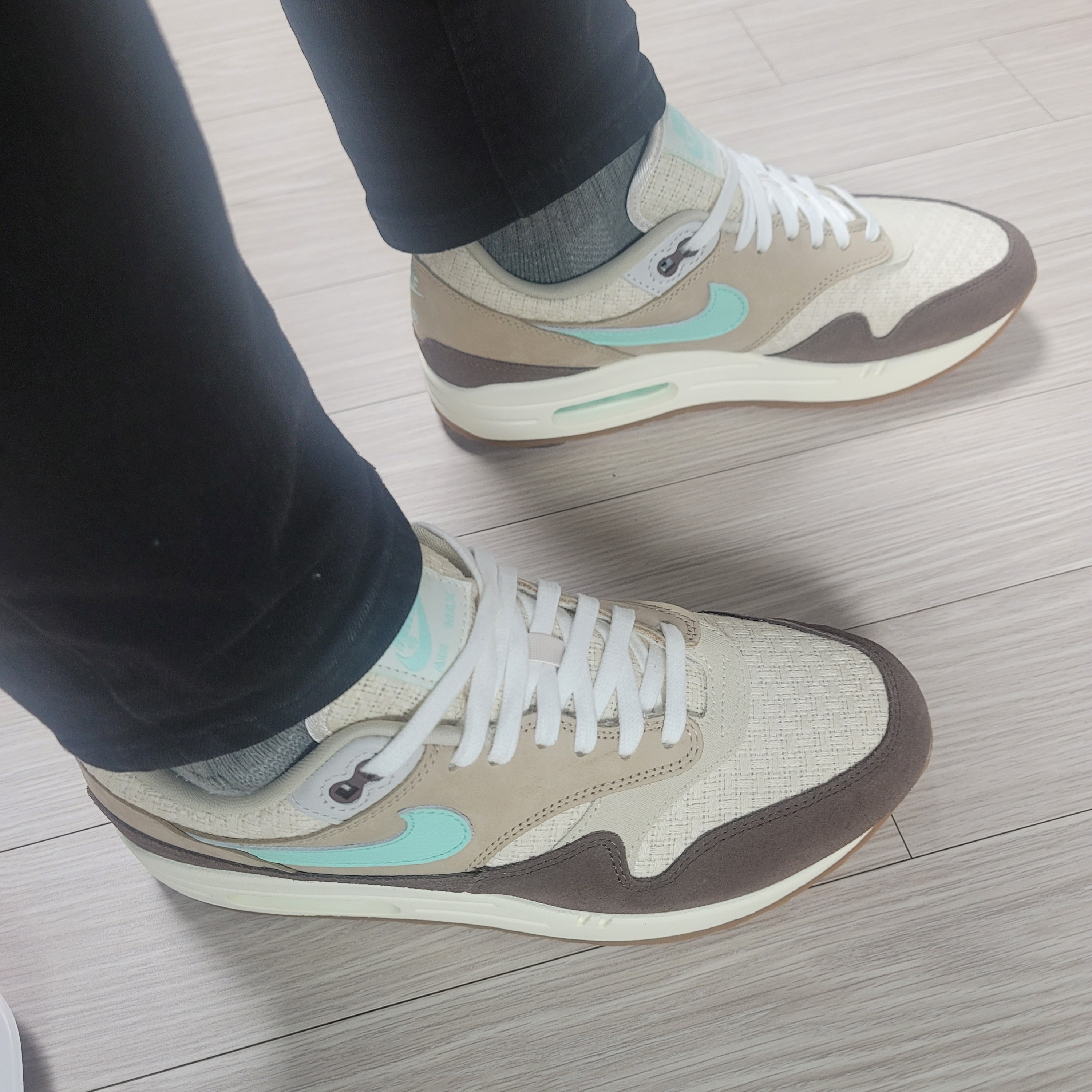 Nike Air Max 1 Premium Crepe Hemp 착용 스타일 - 2