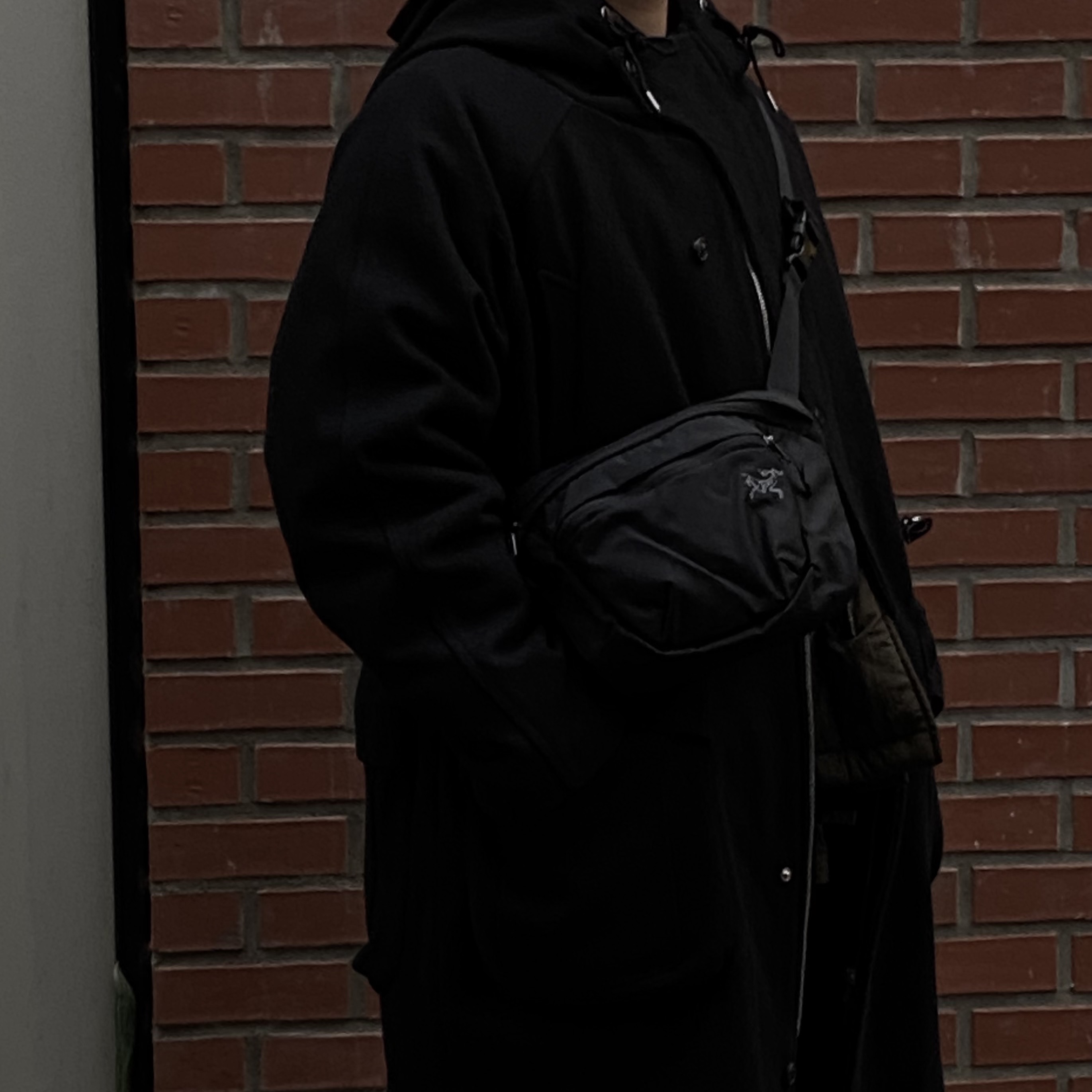 Arc'teryx Mantis 2 Waistpack Black 착용 스타일 - 1