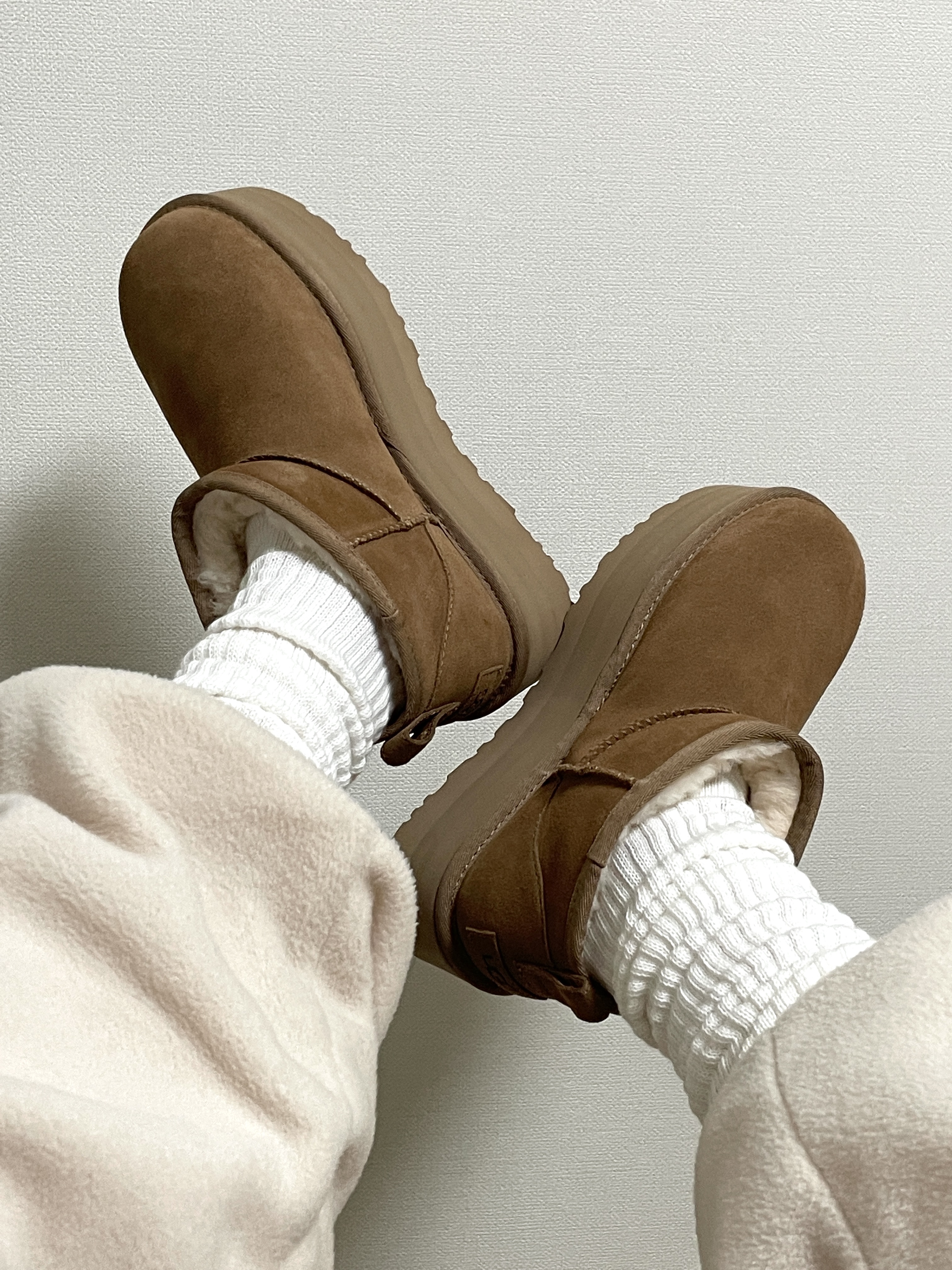 (W) UGG Classic Ultra Mini Platform Boots Chestnut 착용 스타일