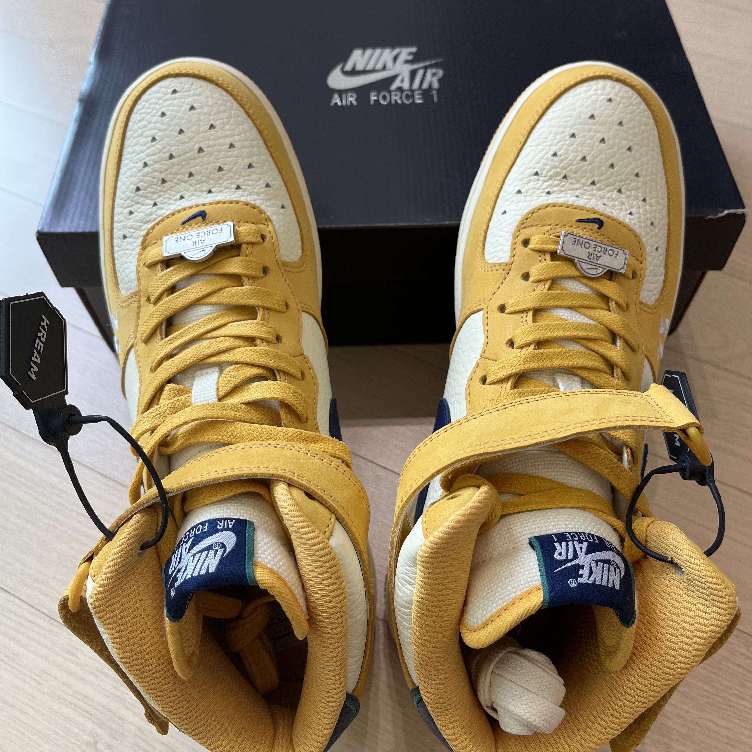 Nike Air Force 1 Mid Paris 착용 스타일 - 3