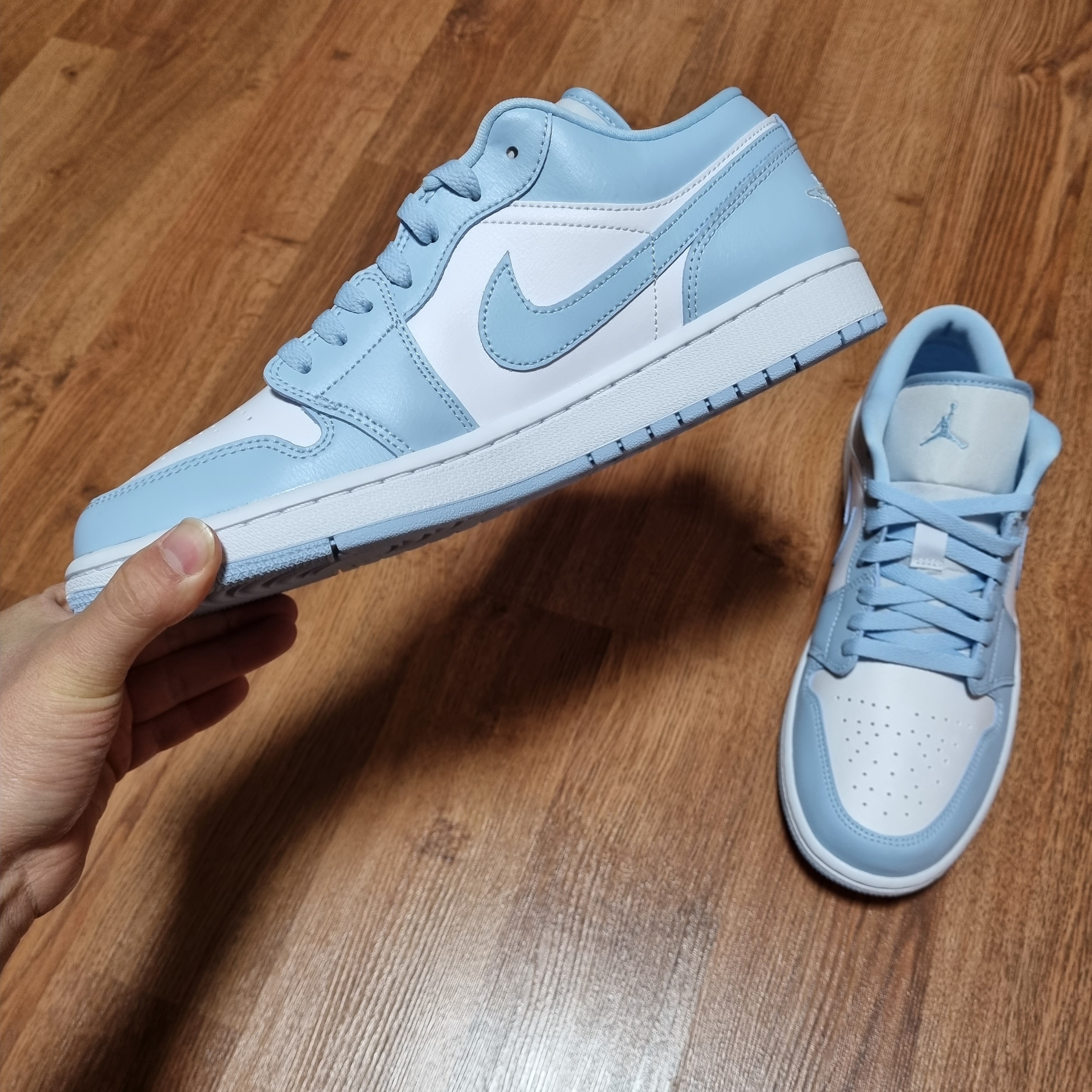 (W) Jordan 1 Low White Ice Blue 착용 스타일 - 1