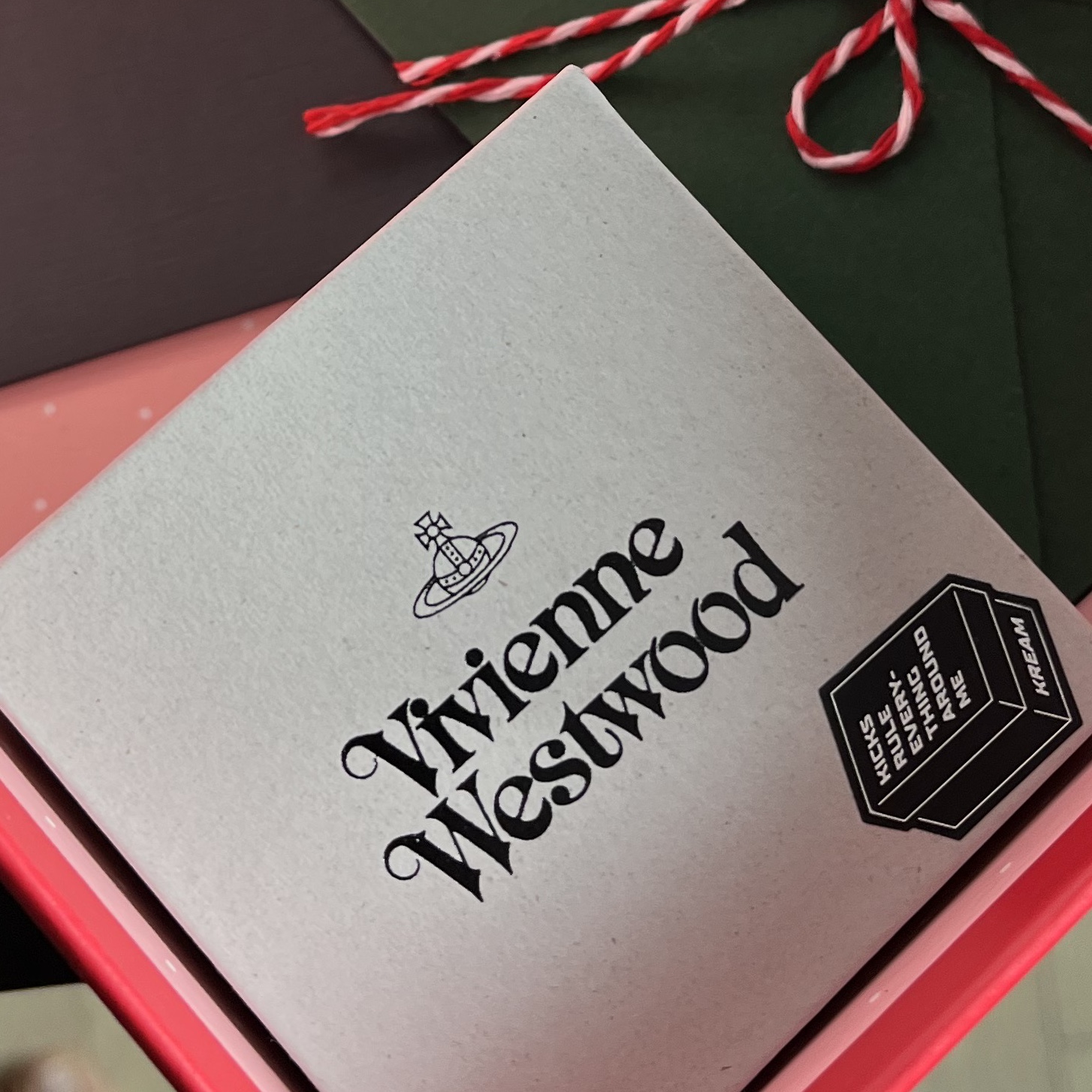 Vivienne Westwood Mayfair Bas Relief Pendant Silver 착용 스타일