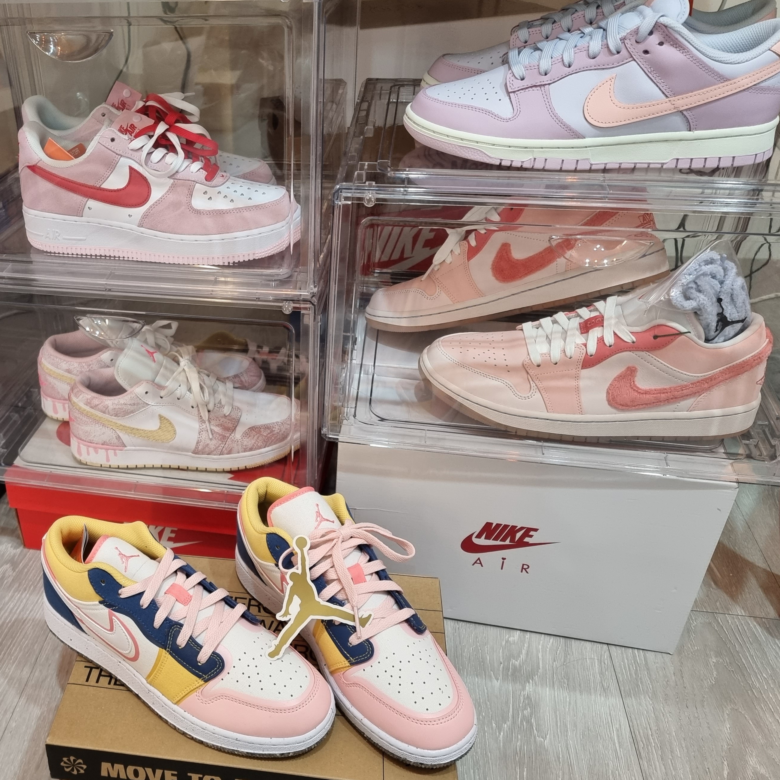 (GS) Jordan 1 Low SE White French Blue, (GS) Jordan 1 Low SE Pale Vanilla 착용 스타일 - 2