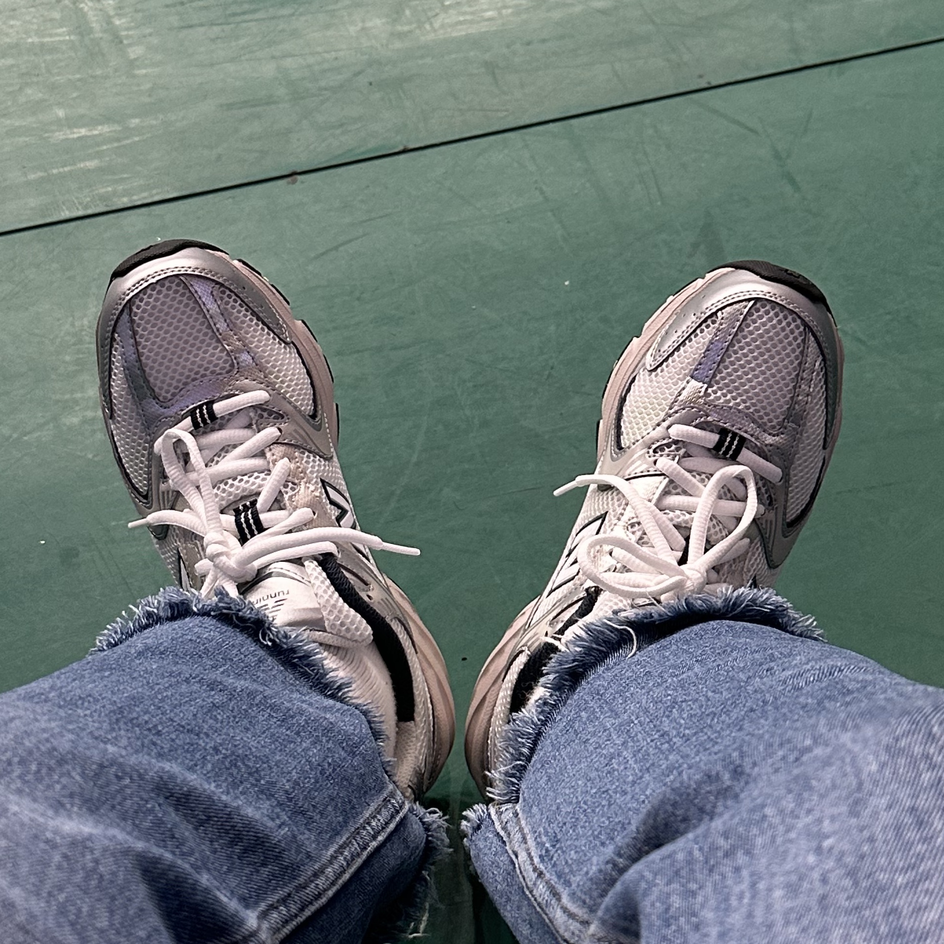 New Balance 530 Steel Grey 착용 스타일 - 2