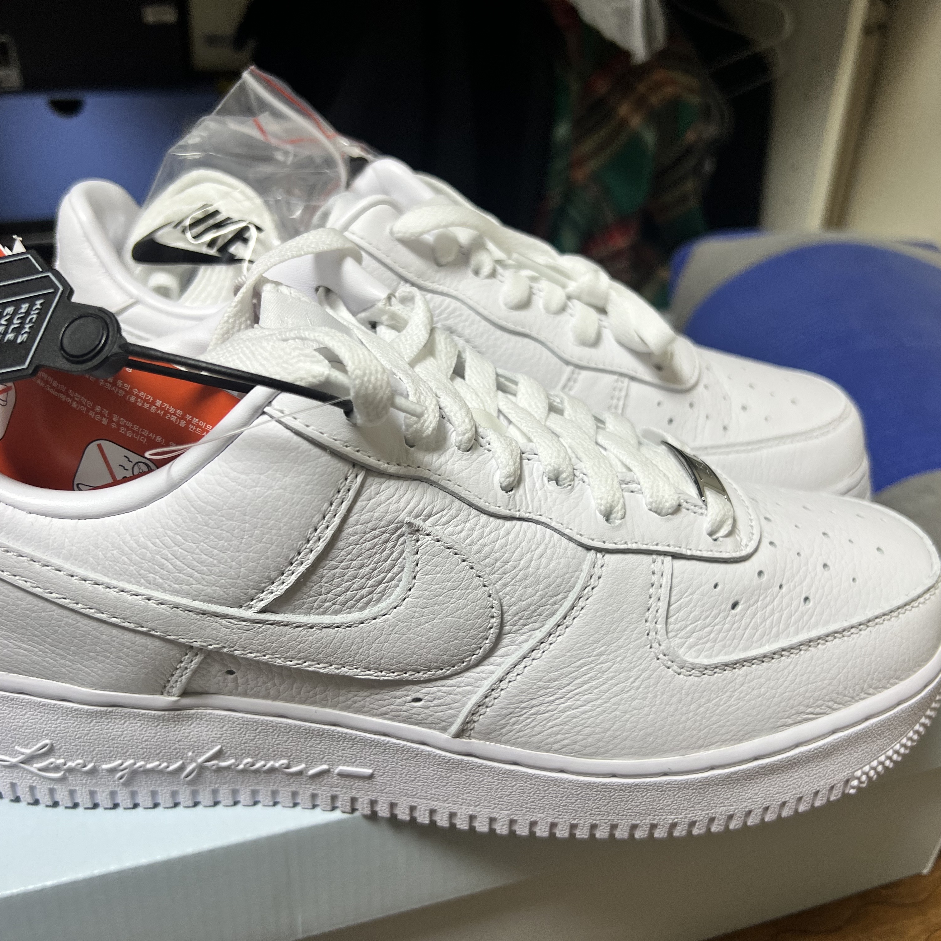Nike x Drake Nocta Air Force 1 Low SP Certified Lover Boy White 착용 스타일 - 2