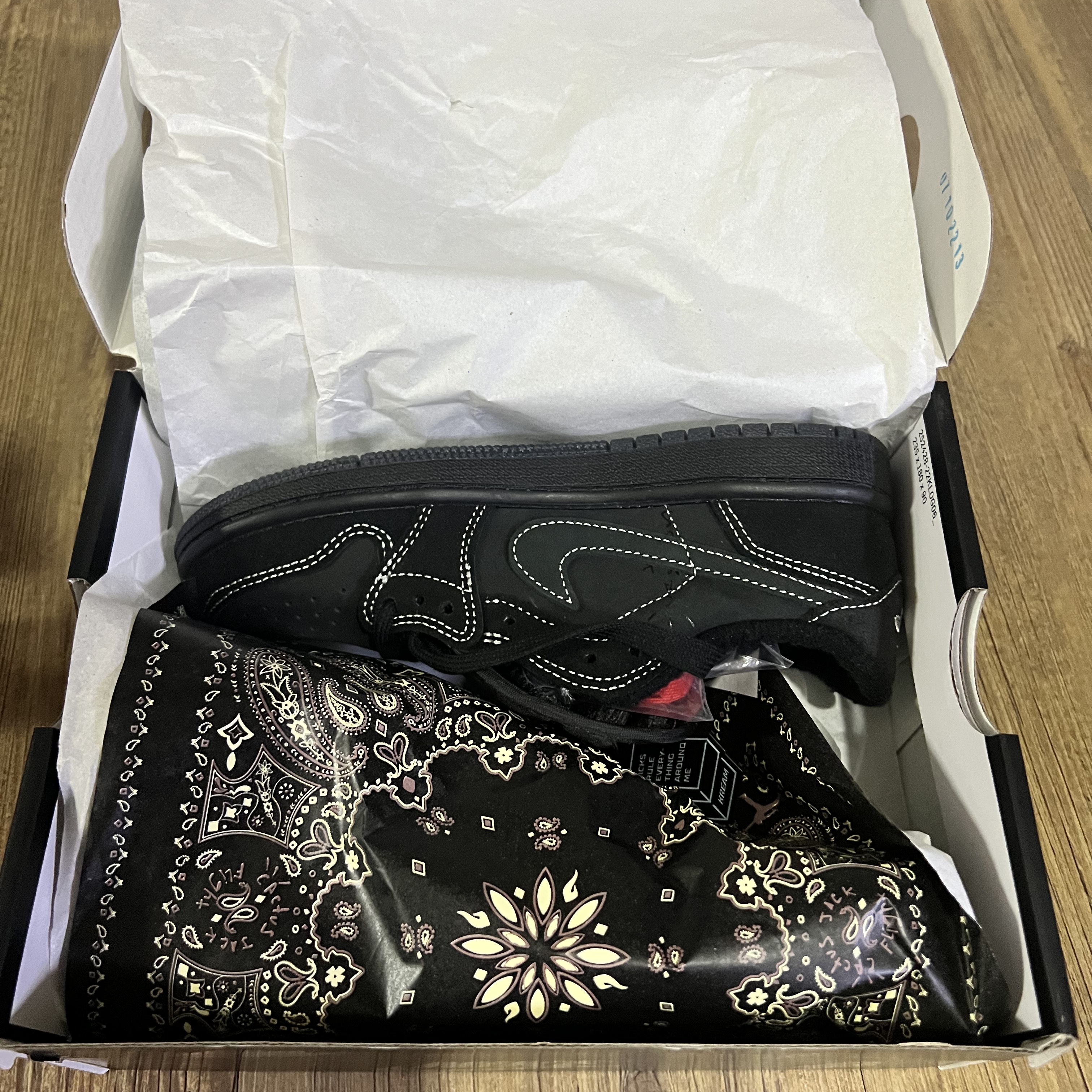 (PS) Jordan 1 x Travis Scott Retro Low OG SP Black Phantom, (PS) Jordan 1 x Travis Scott Retro Low OG SP Sail and Ridgerock 착용 스타일 - 1
