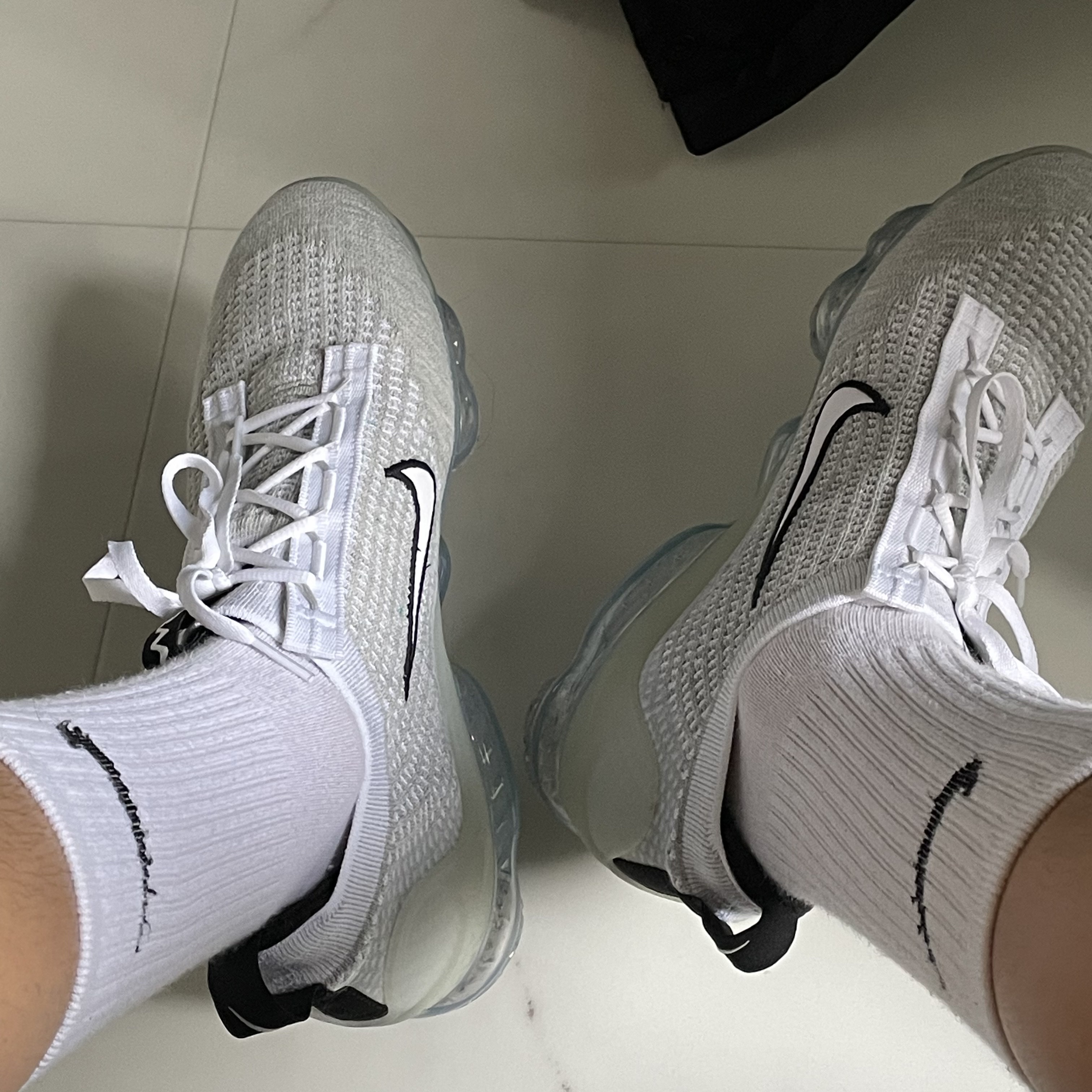 Nike Air VaporMax 2021 Flyknit White 착용 스타일