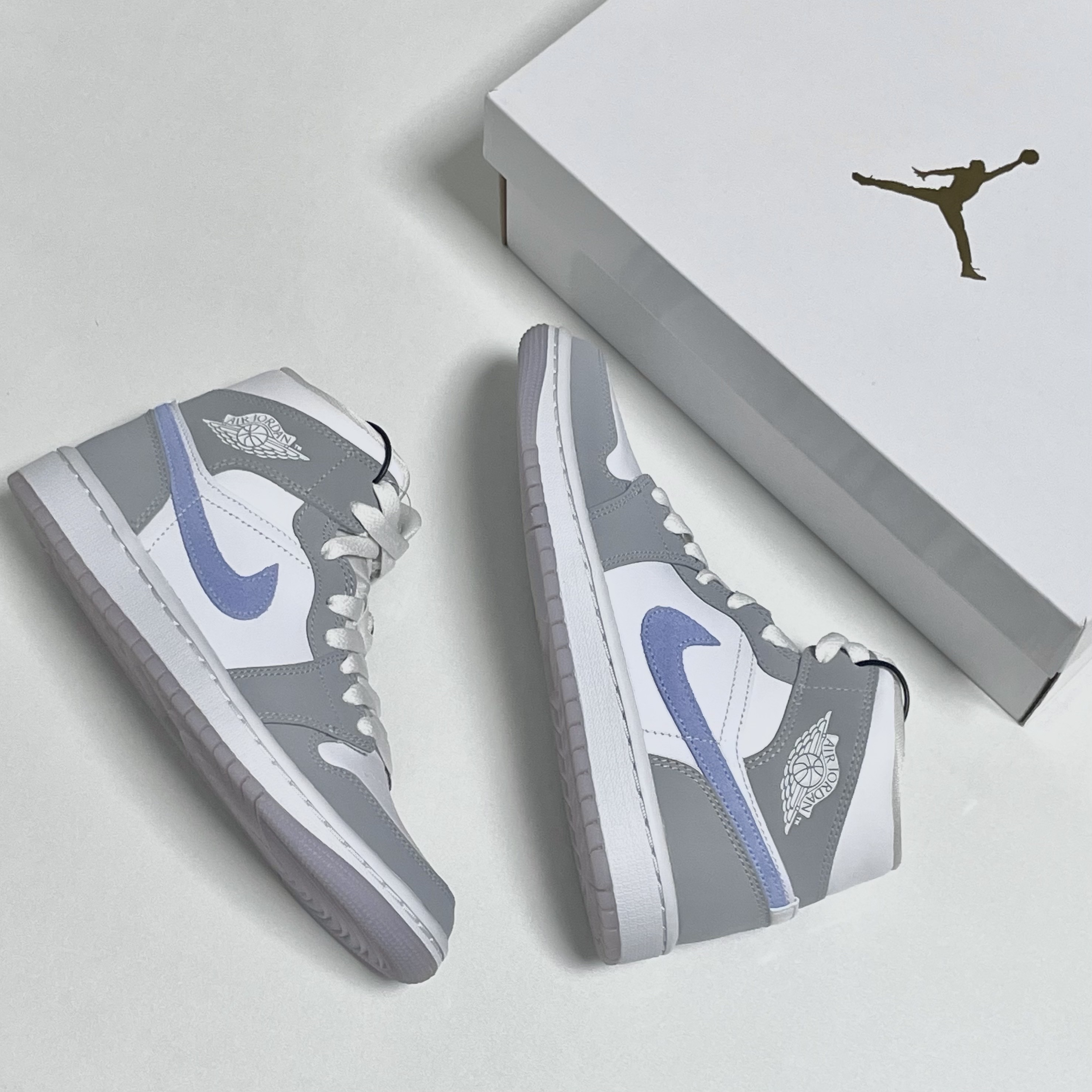 (W) Jordan 1 Mid Wolf Grey 착용 스타일