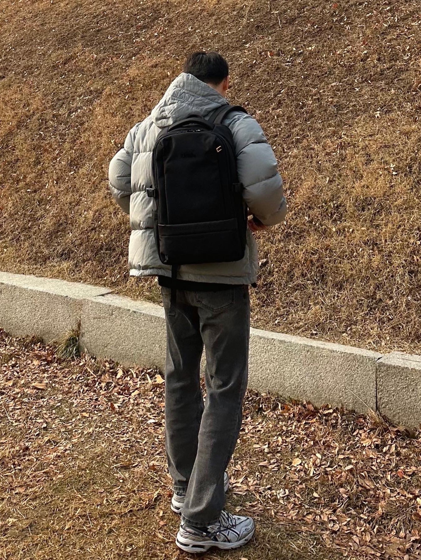 Asics x Andersson Bell Gel-1090 Glacier Grey Silver, Stone Island 44508 Nylon Metal Down-TC Jacket Light Grey - 21FW 착용 스타일 - 2